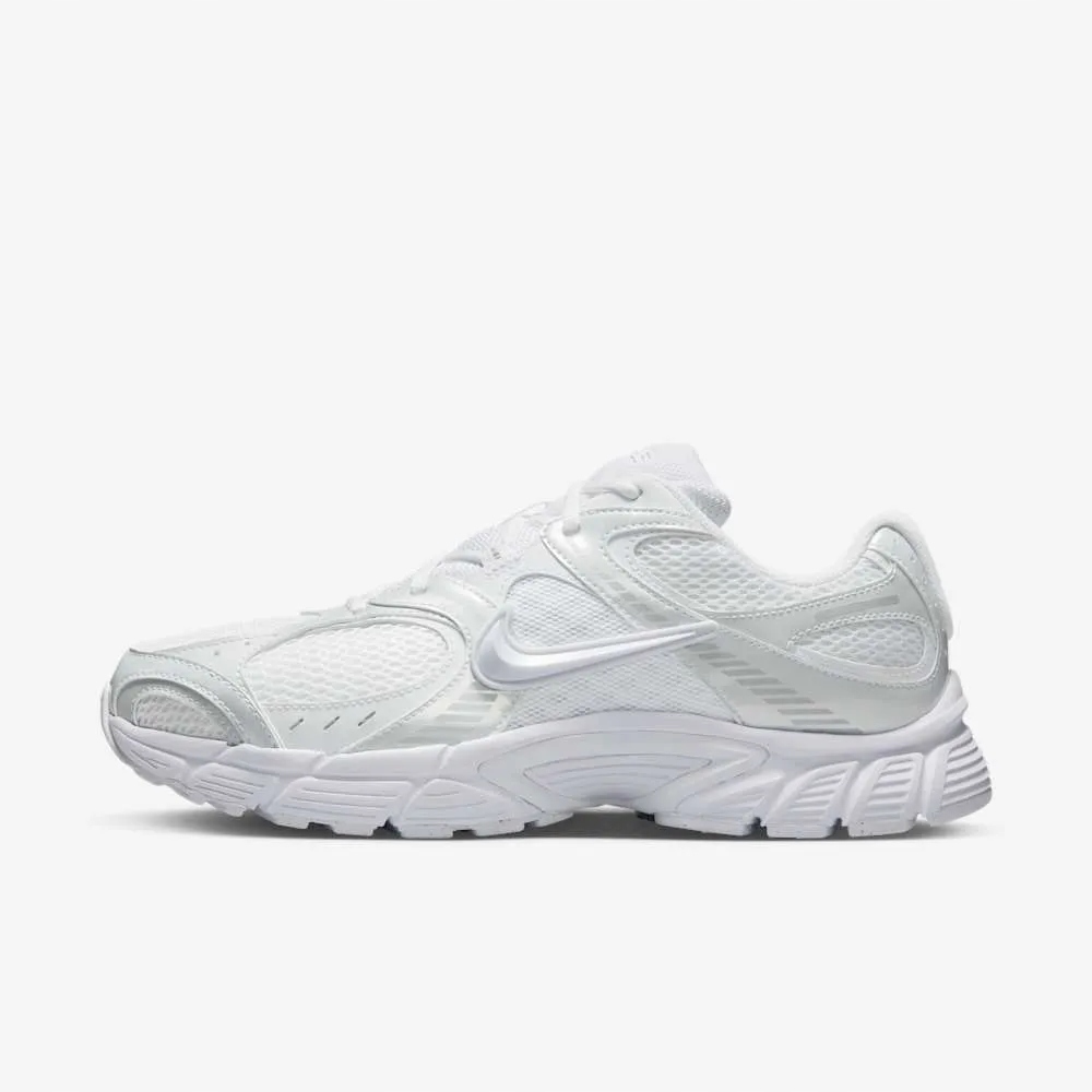 Pánské sportovní tenisky Nike V5 Vnr Triple White HJ5228-101 vel. 40