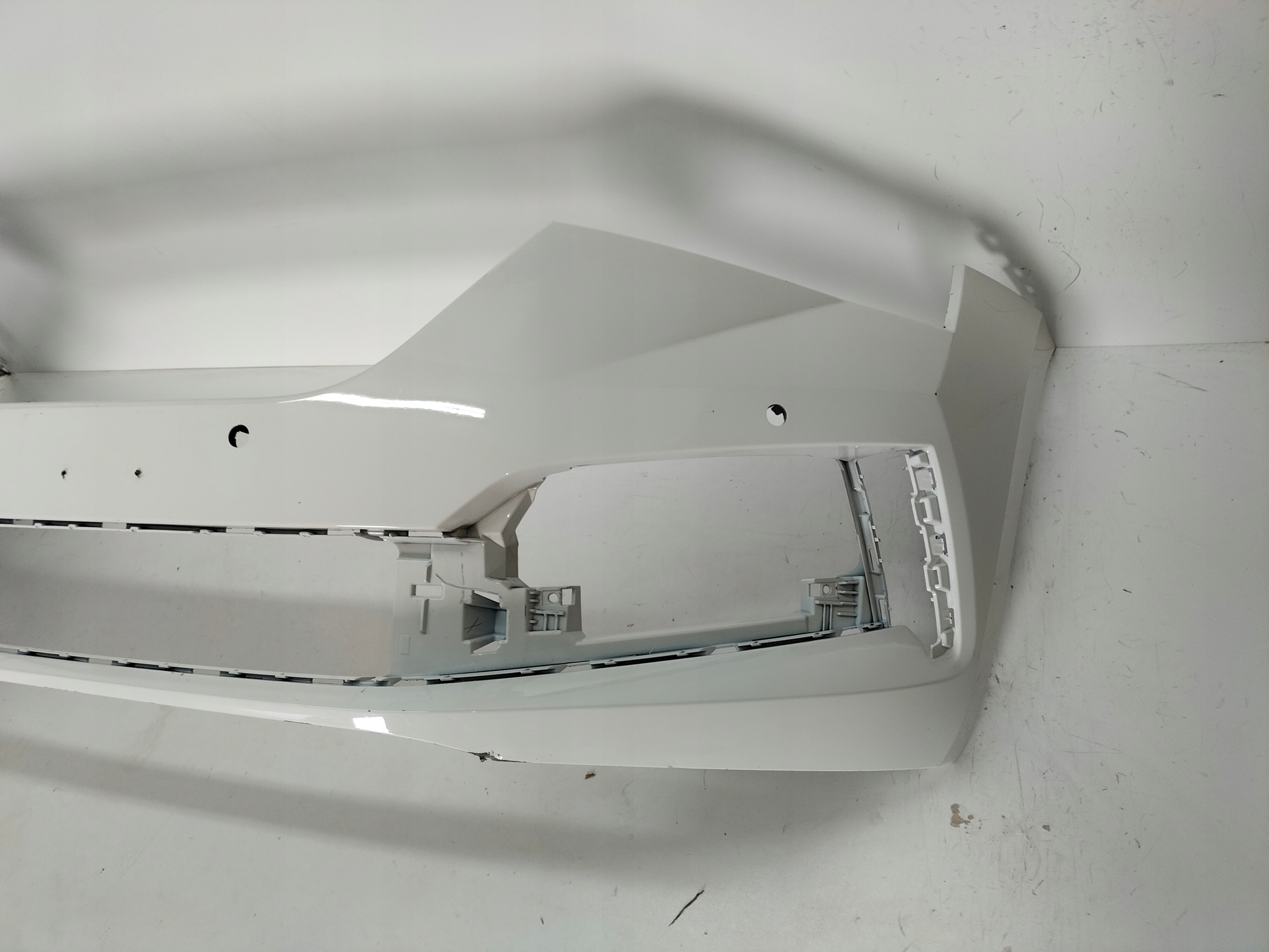 FRONTSTOSSSTANGE VORNE SKODA SCALA 19