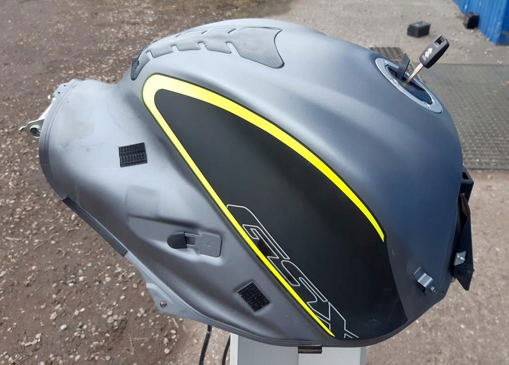 Suzuki gsxs 1000 GSX-S 1000 паливний бак бак