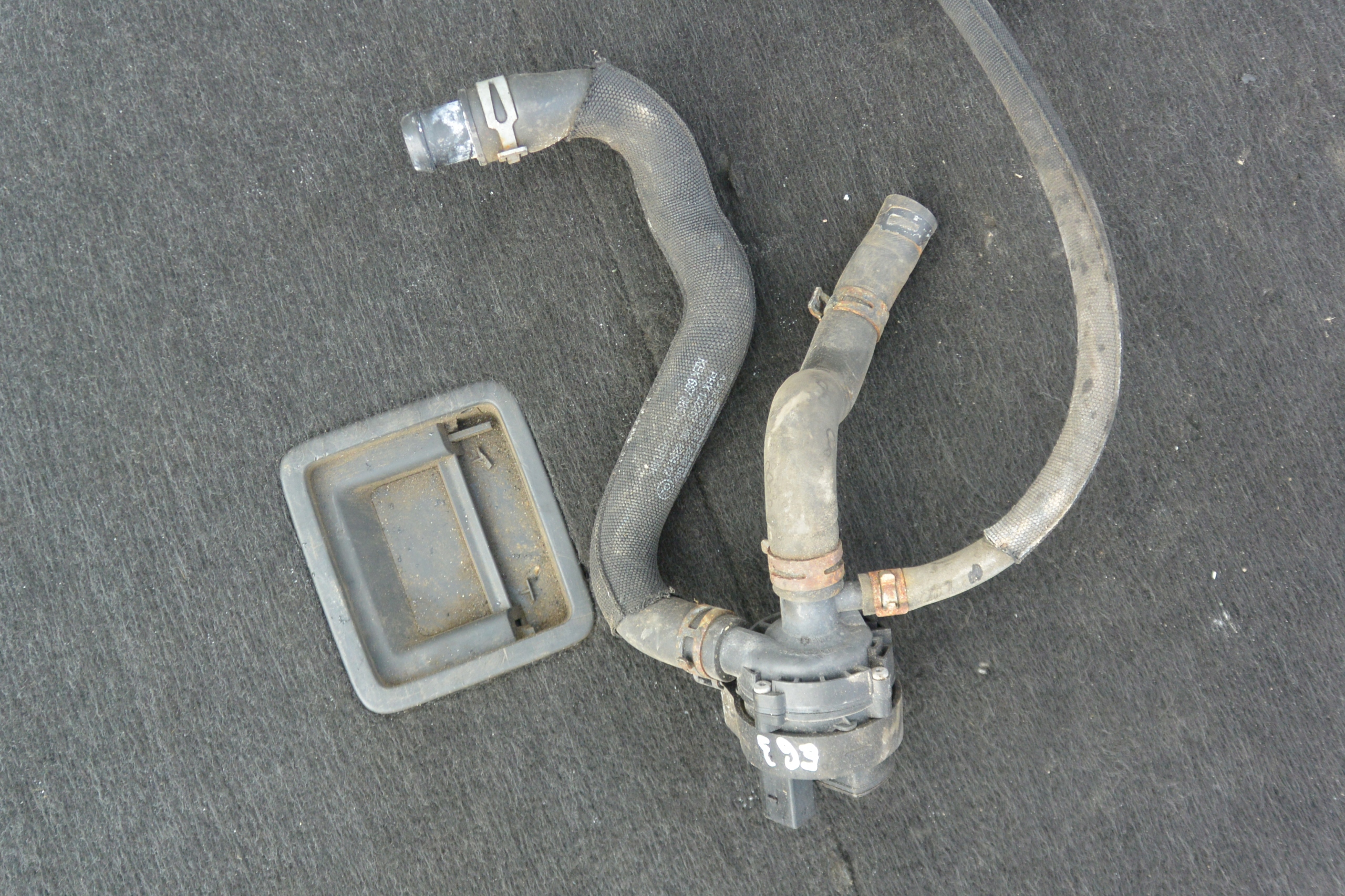 PUMPA DODATNA CRIJEVO VODE MERCEDES 6.3 AMG W212