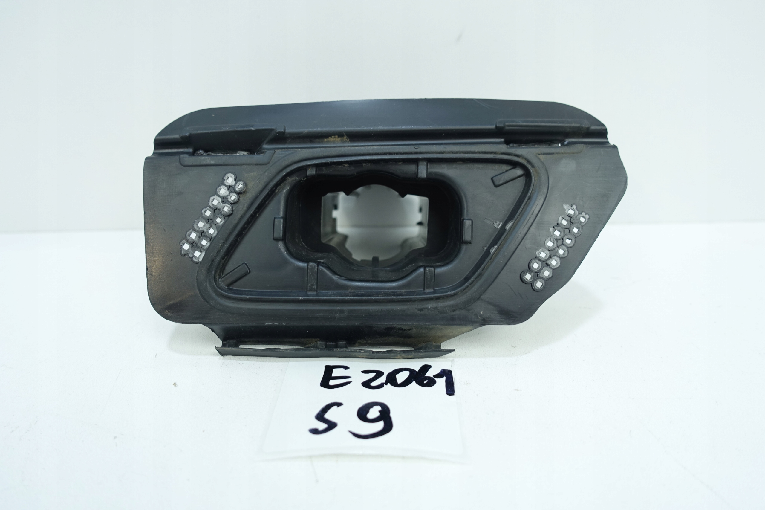 Halter der Spritzdüse links SKODA SUPERB III 15- 3V0807941A
