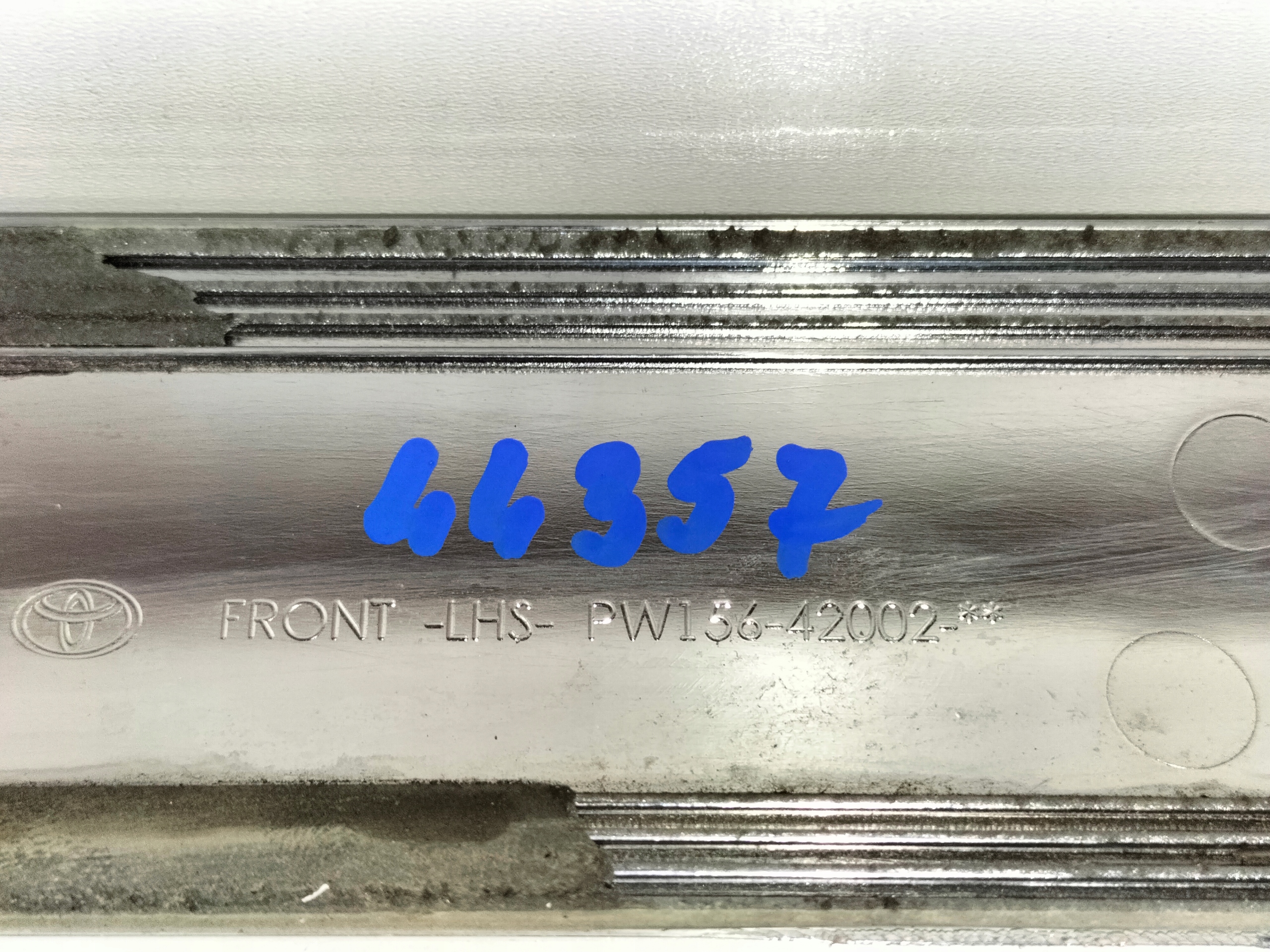 moulding cap door przednich front left TOYOTA RAV4 RAV-4 V 18