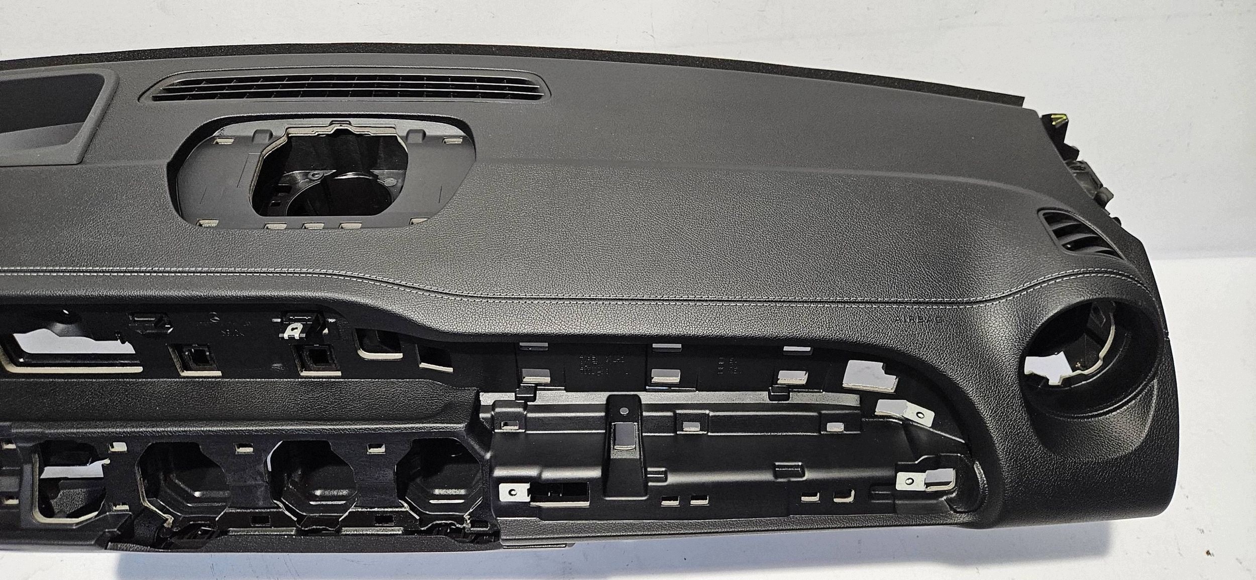 dashboard instrument panel front Mercedes-Benz GLB X247