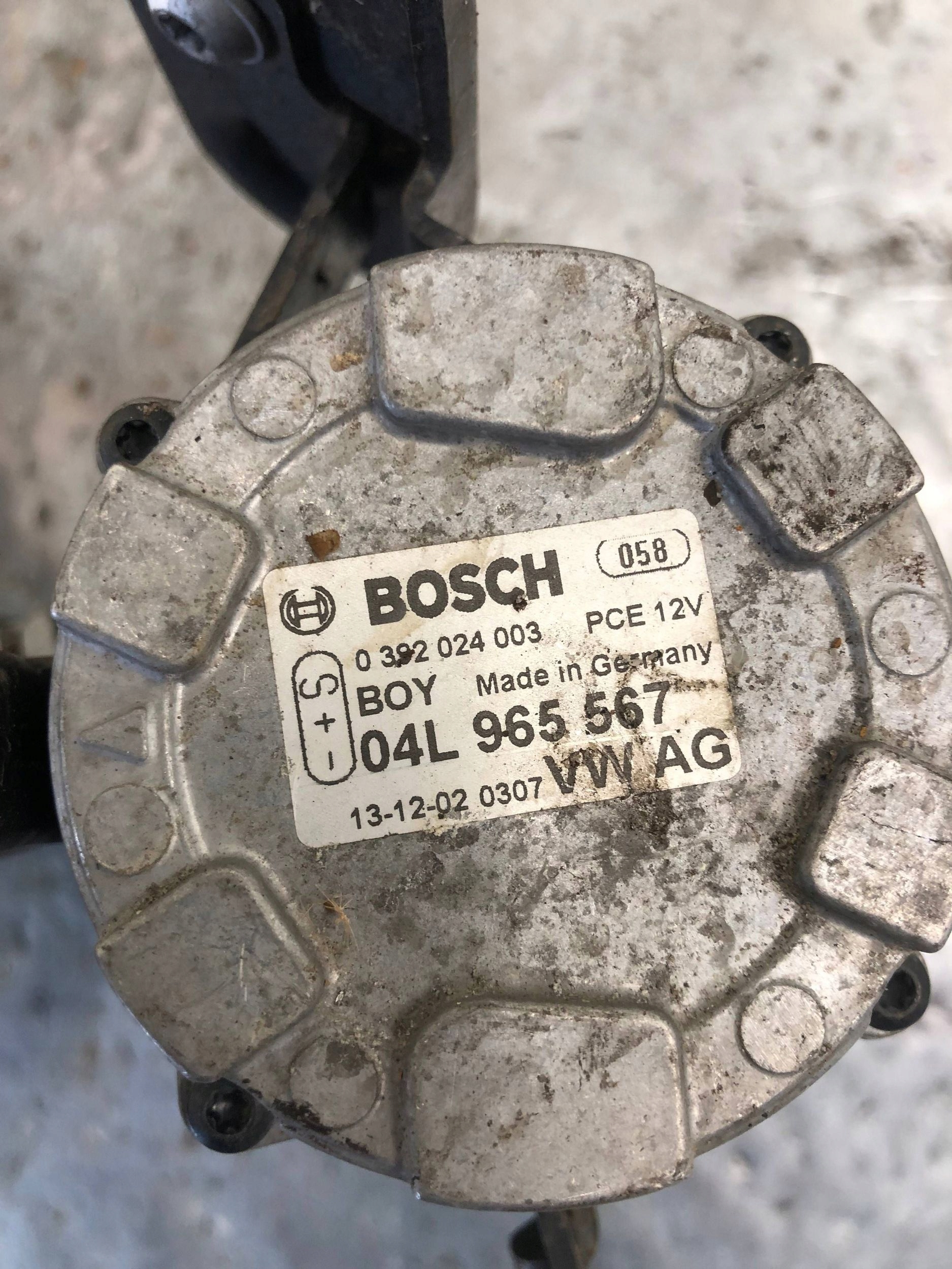 dodatna pumpa vode VW AUDI 04L965567 5Q0820507
