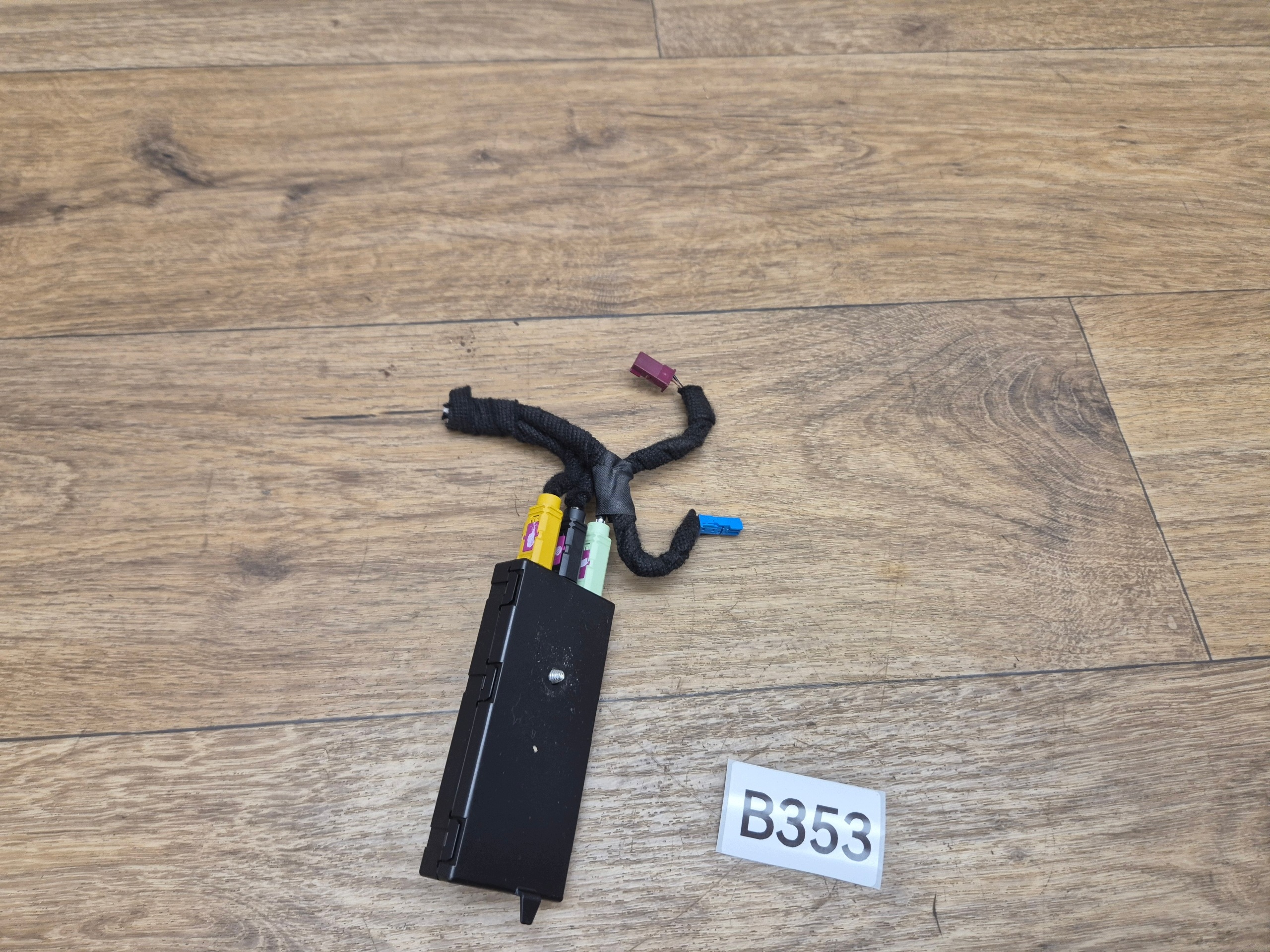 BMW 3 G20 antenna amplifier FM/AM/DAB module aerial 6835148