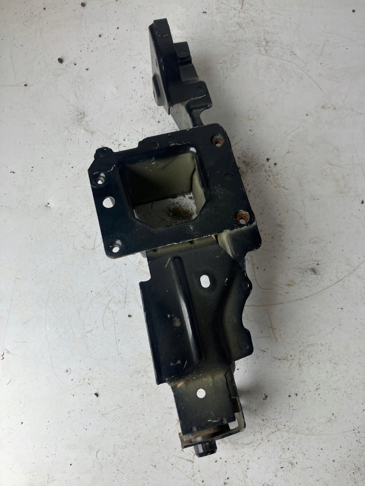 quarter holder supports quarter right front PEUGEOT 3008