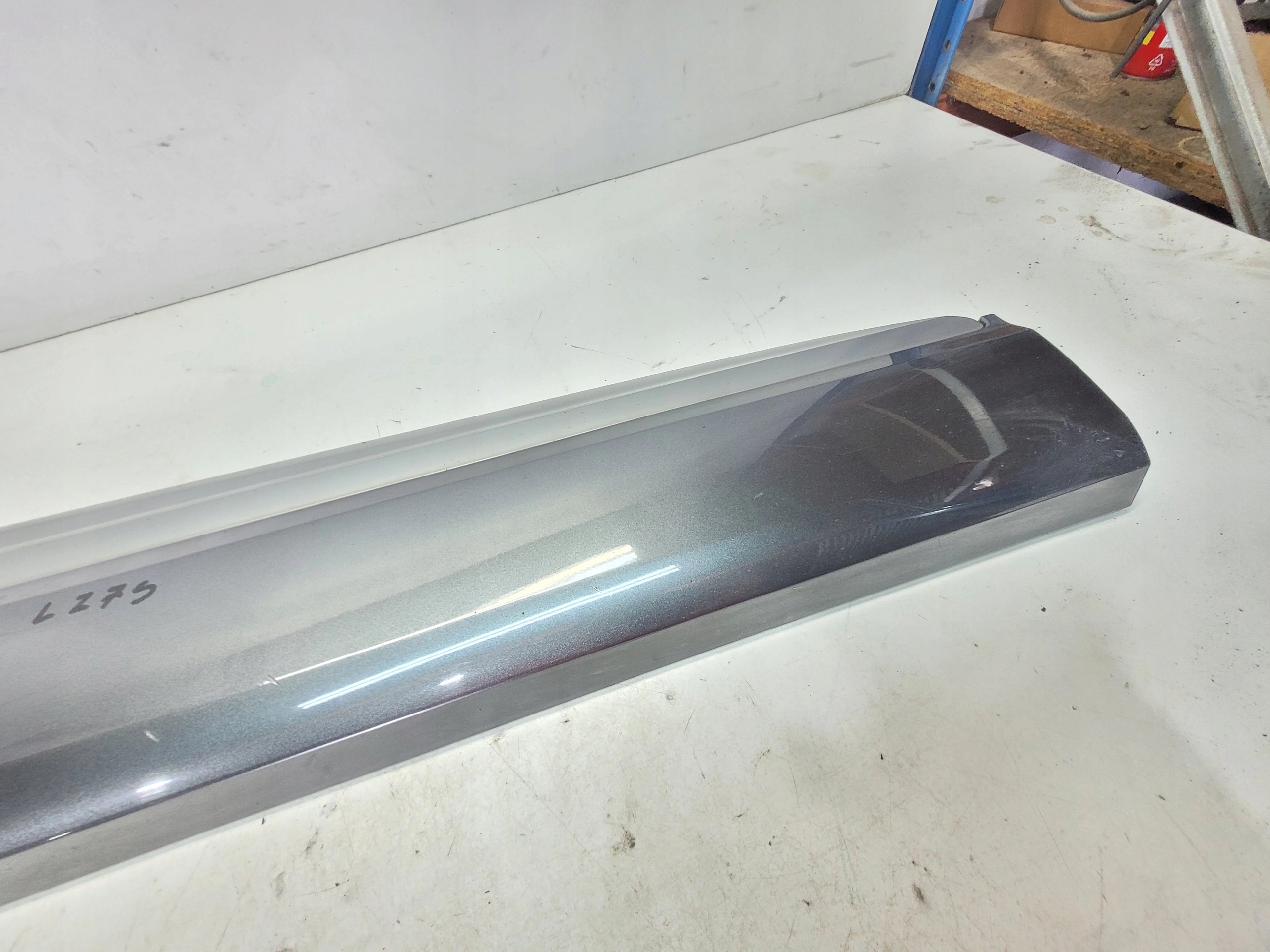 moulding lower door right front AUDI Q7 4M 4M0853960B LZ7S