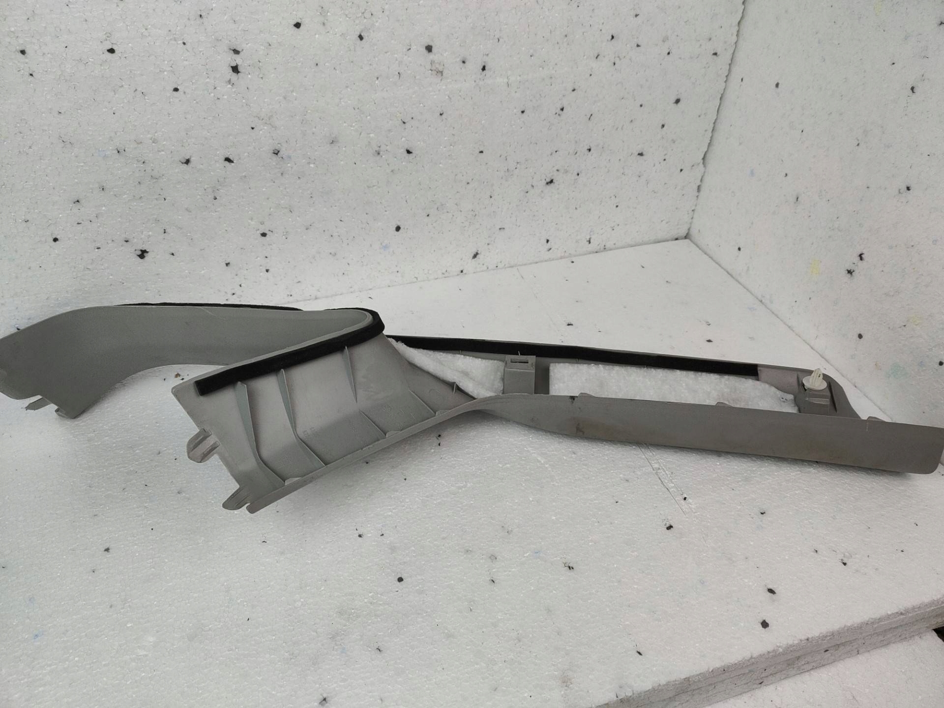 upholstery slupka front left side Toyota Prius 3 facelift 2011 62220-47070