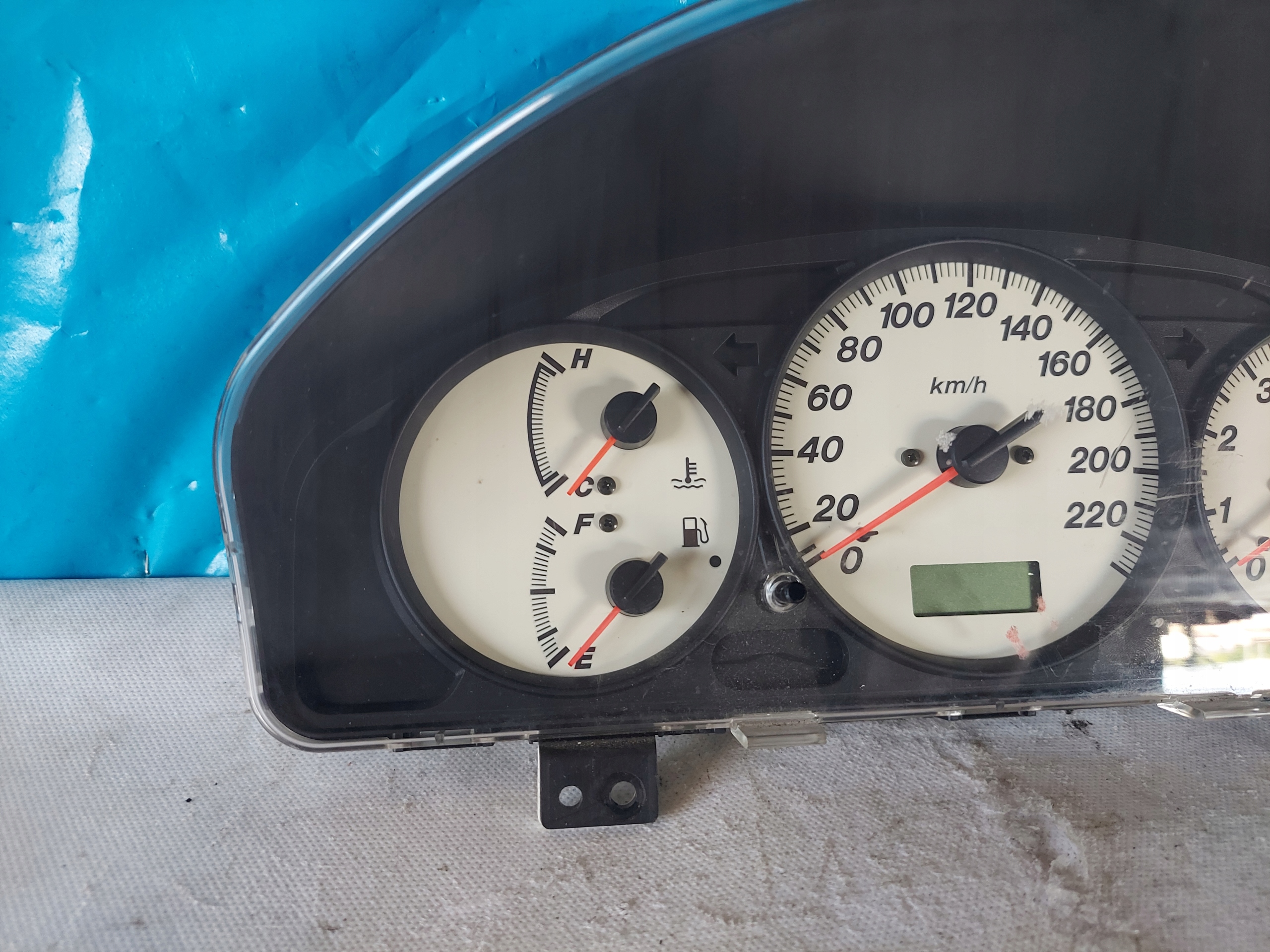 dials clock MAZDA 323 BJ 1.6 B BL2CA