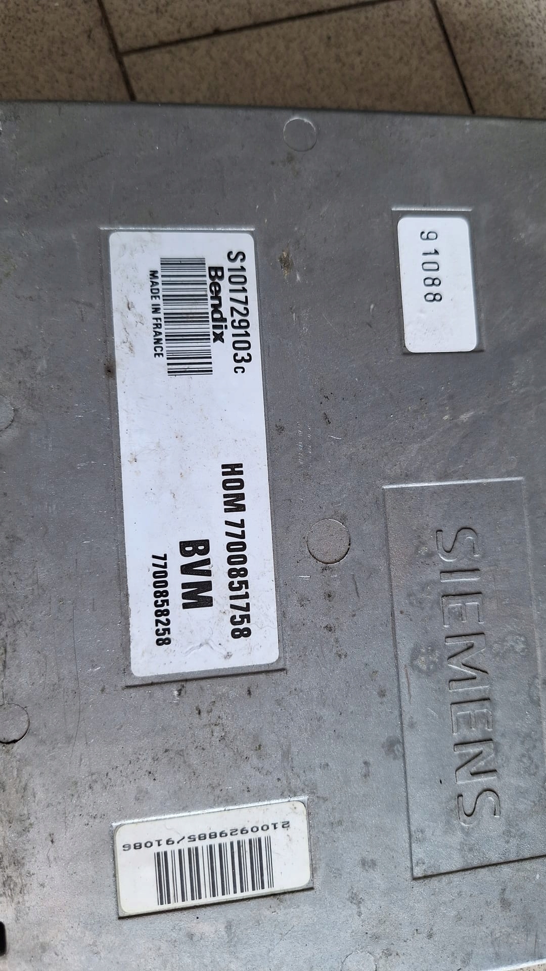 computer control unit of the engine RENAULT 7700851758