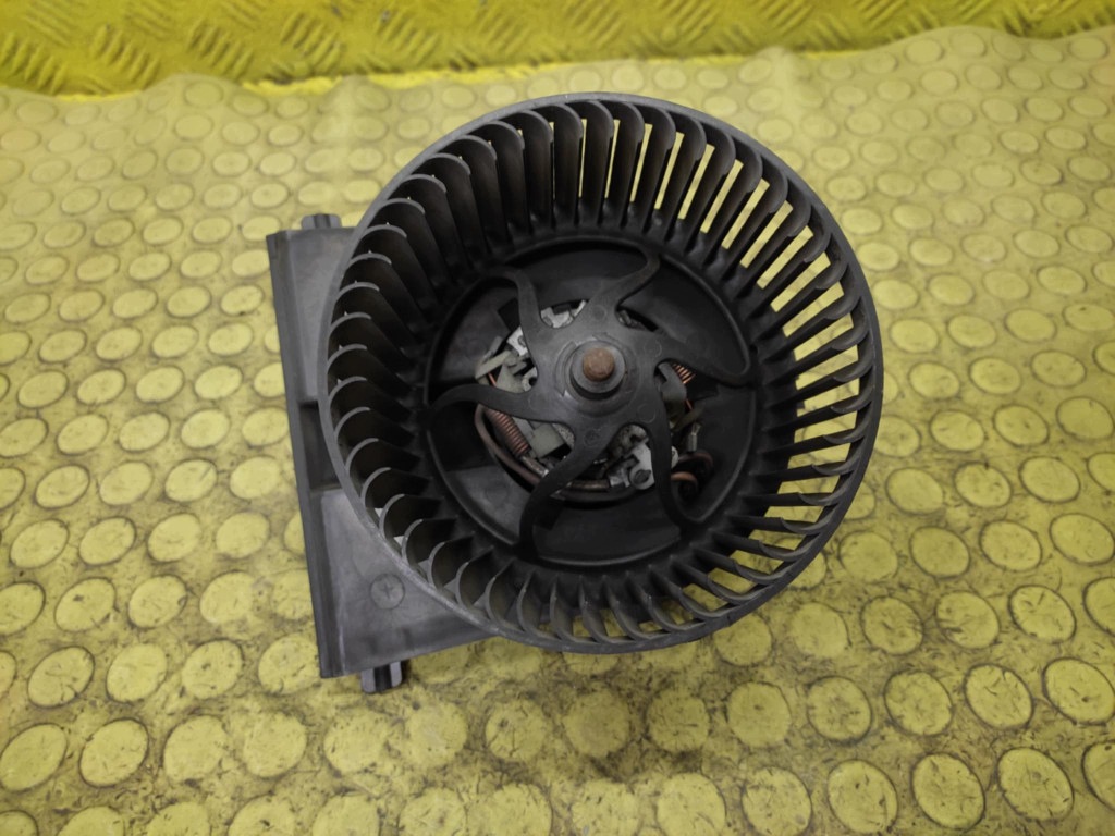 AUDI A3 8L DMUCHAWA luft 1J1819021B
