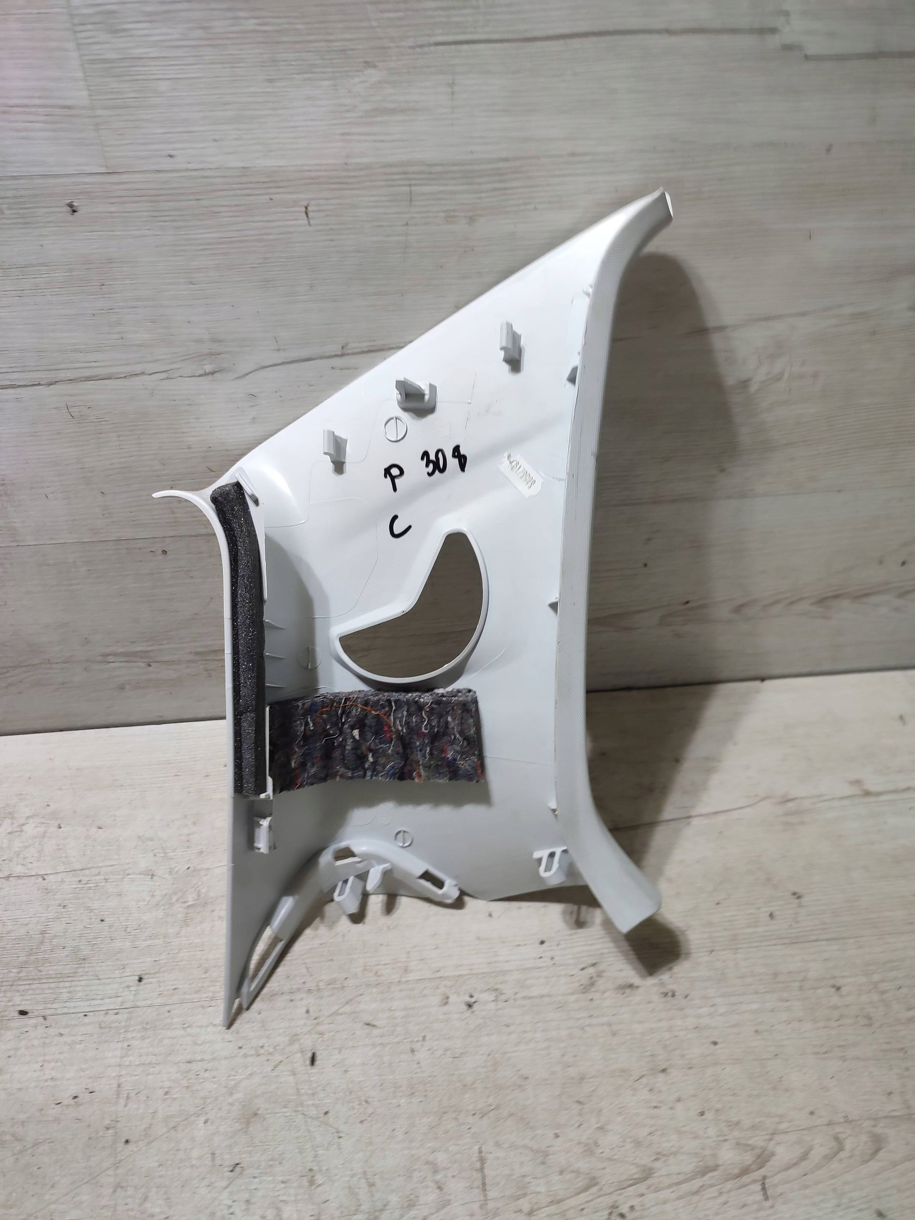 Peugeot 308 2019 right side cover central slupka / C