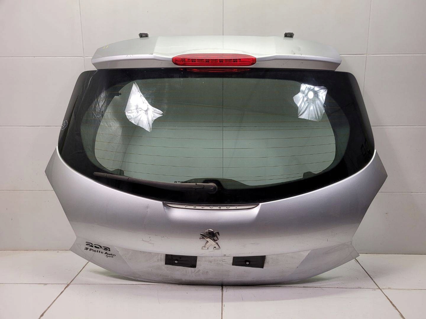 rear trunk door boot Peugeot 208 2015
