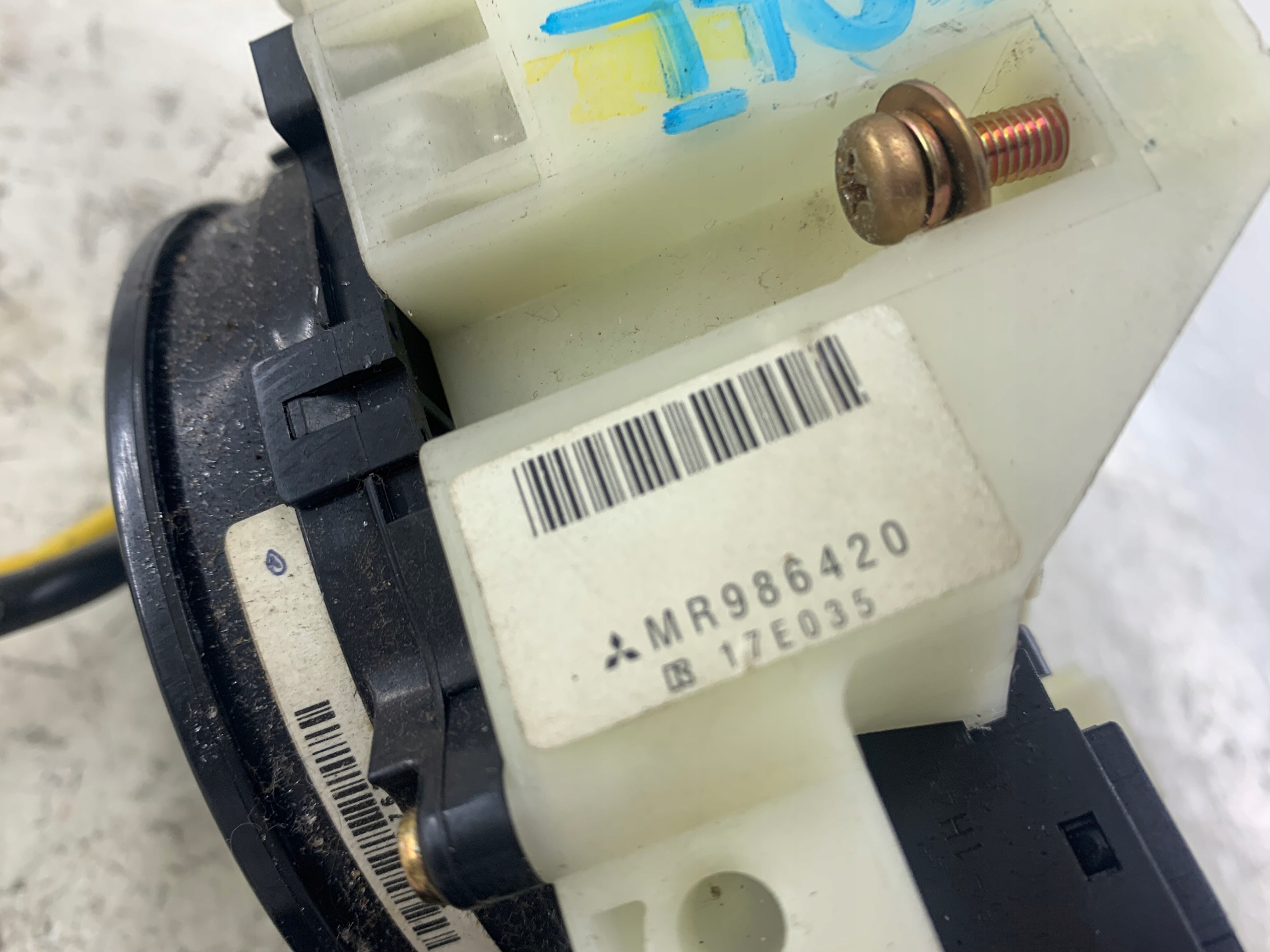 MITSUBISHI COLT VI DEVIO LUCI TERGICRISTALLO TERGI MR986420