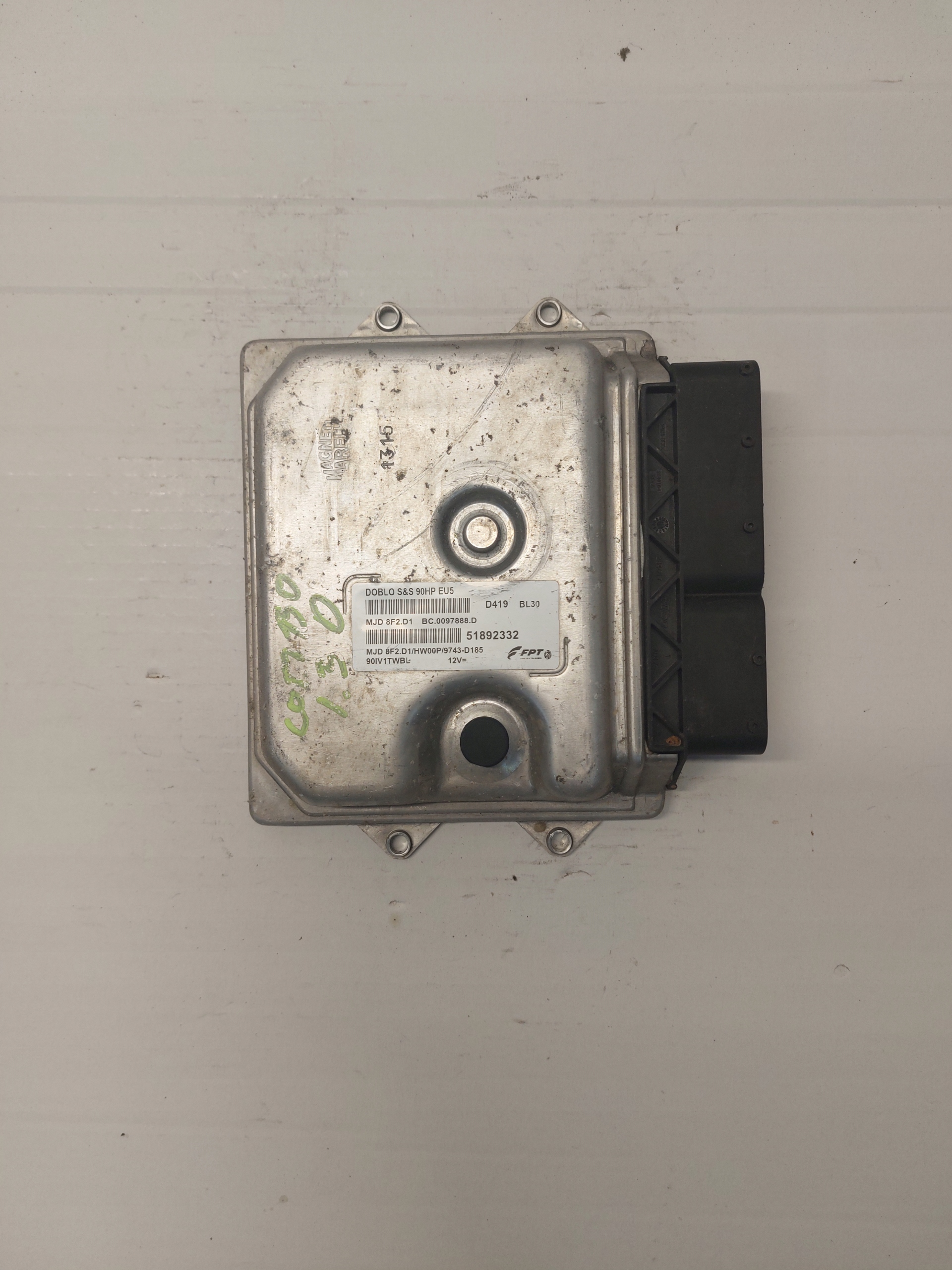control unit of the engine OPEL COMBO D 1.3 CDTI 51892332