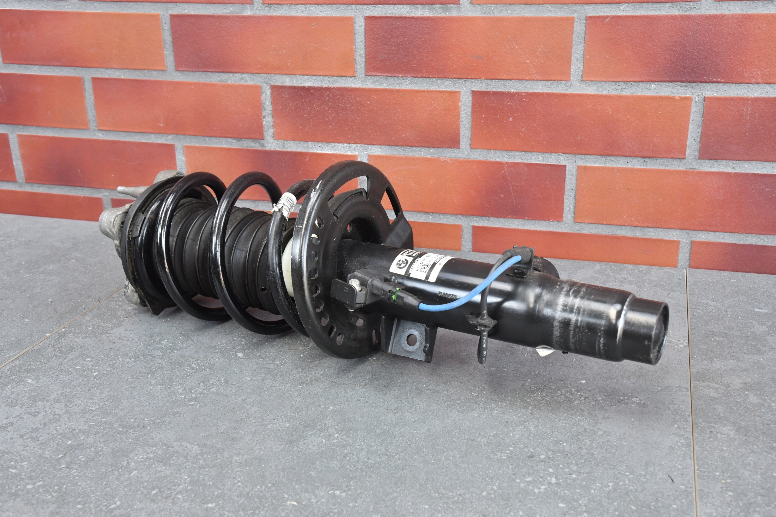 shock absorber right front front BMW 3 G20 4x4 330eX 5A82656 13515km