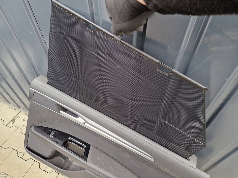 MONDEO MK5 BOCZEK TAPICERKA DRZWI PRAWY TYŁ ROLETA Producent części Ford OE