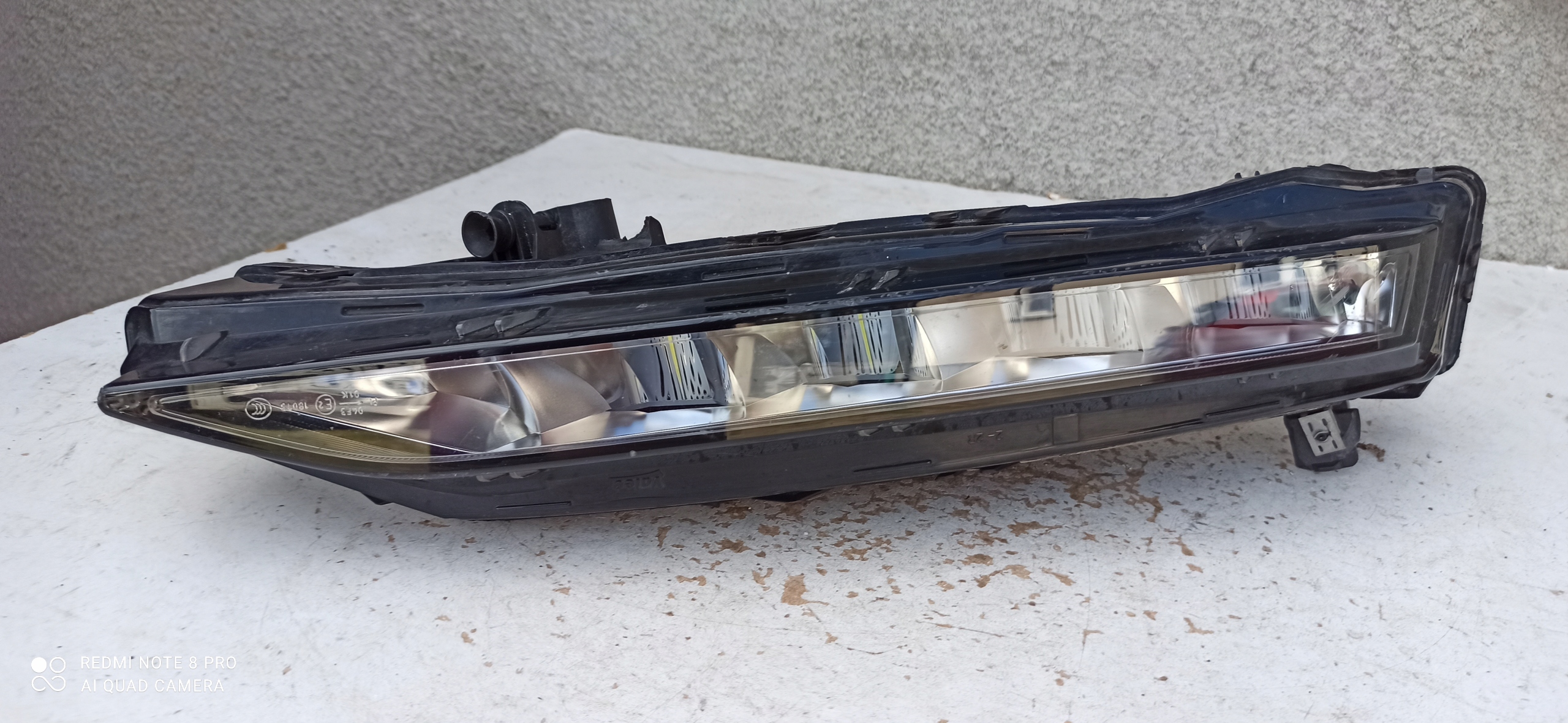 3V0941700B - SKODA SUPERB III LIFT ГАЛОГЕН ПРАВЫЙ ПЕРЕДНИЙ СВЕТОДИОДНЫЙ DRL