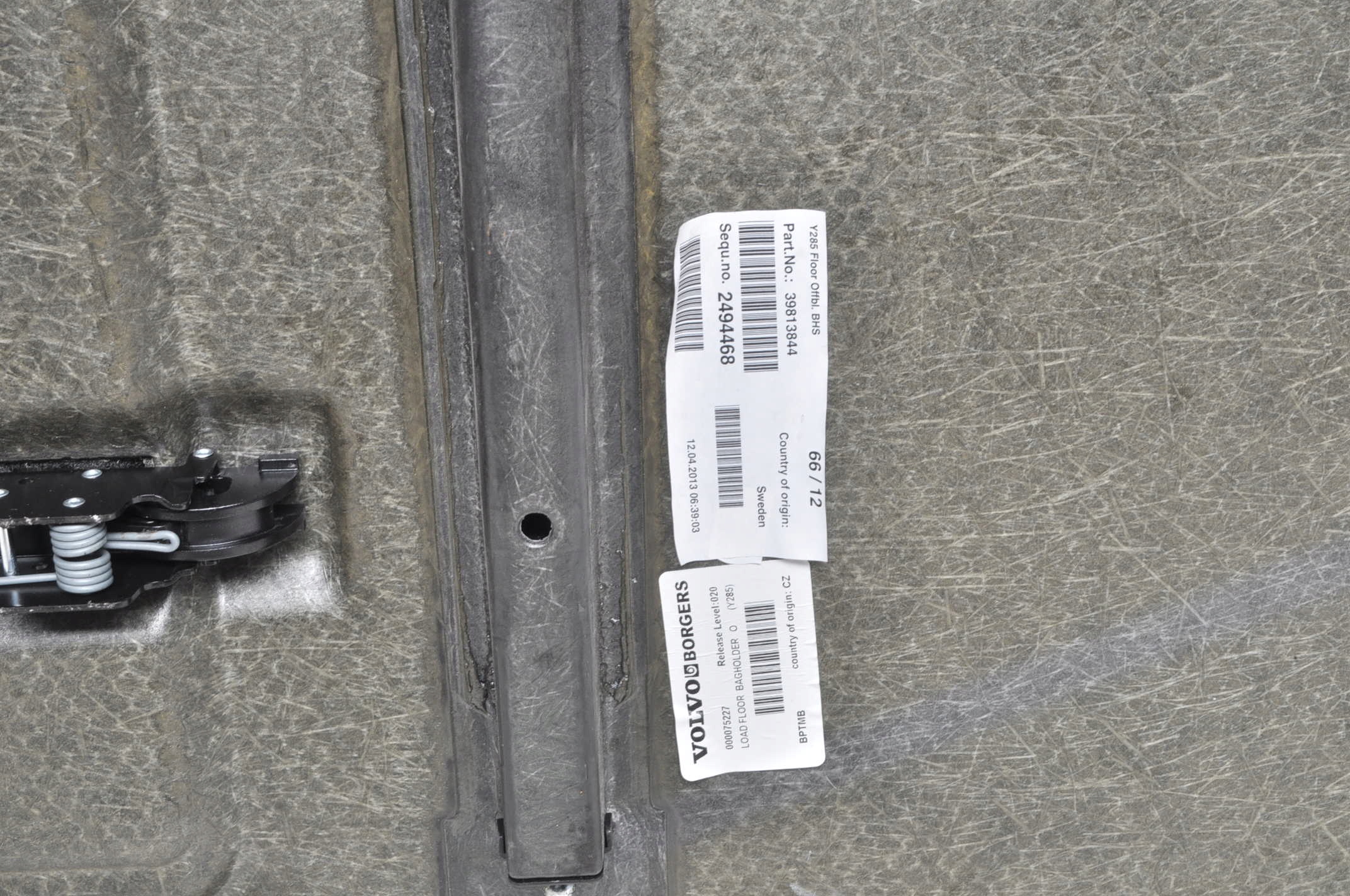 volvo XC70 II багажника 39813844