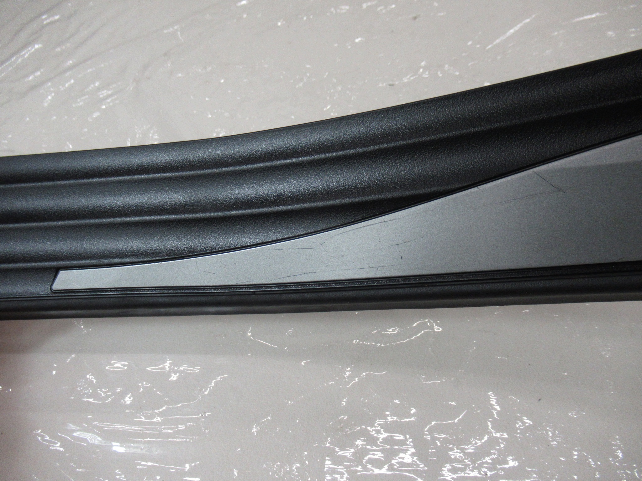 moulding threshold ozdobna cap right right rear part BMW e60 e61 sedan KOMBI