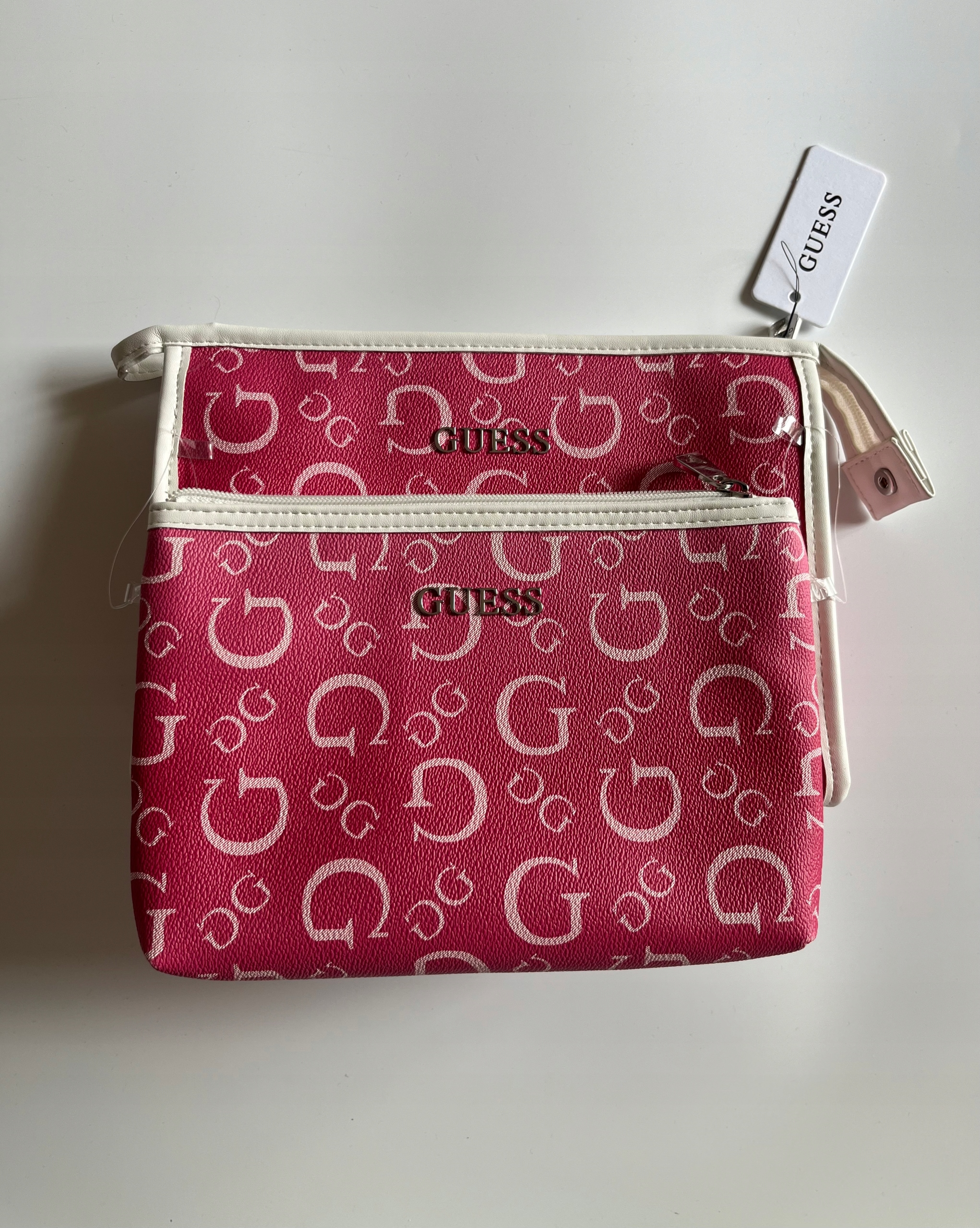 Guess Kosmetyczka travel cosmetic zestaw 2 szt.