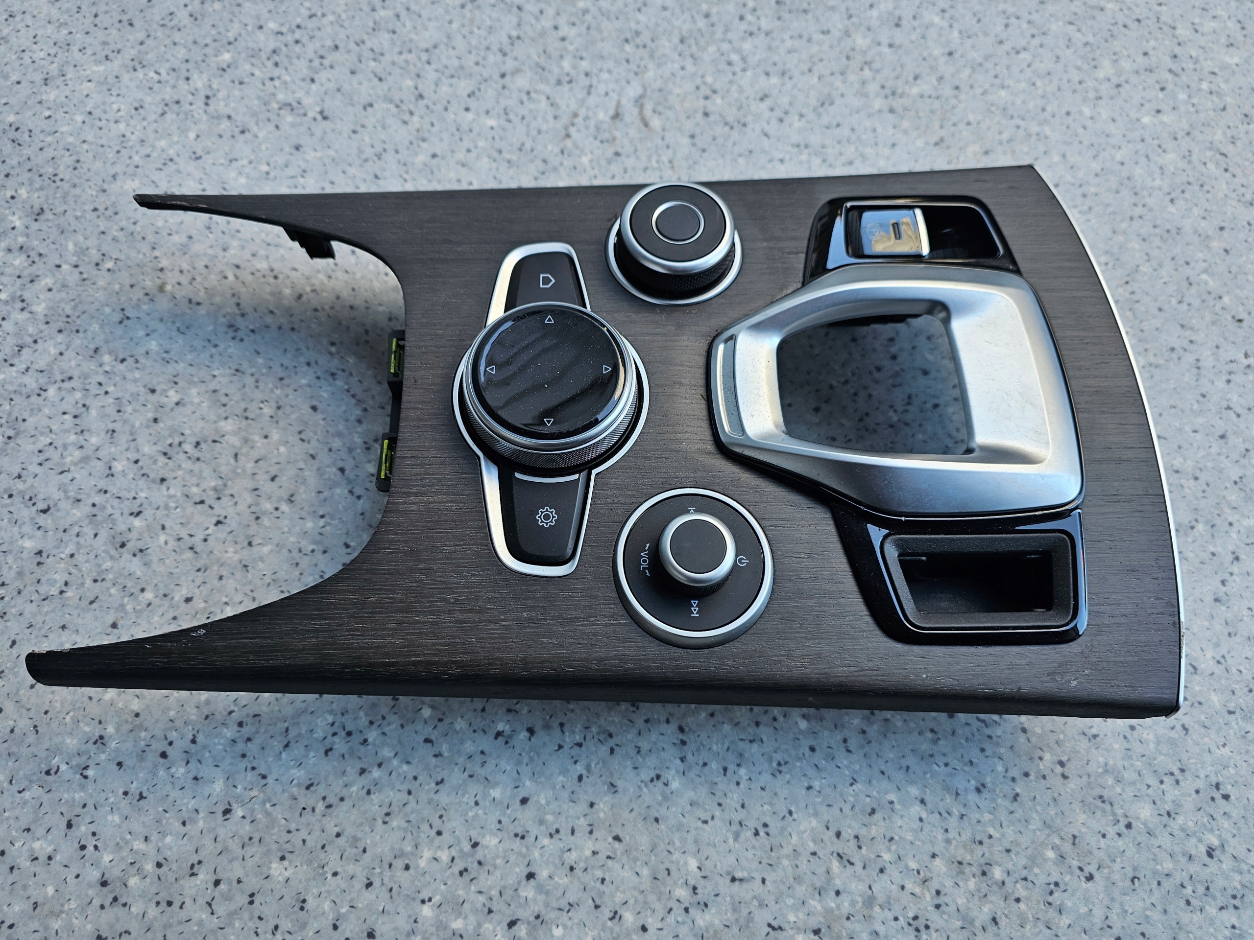 ALFA ROMEO STELVIO РЕСТАЙЛИНГ мы 22 панель декор консоль средняя