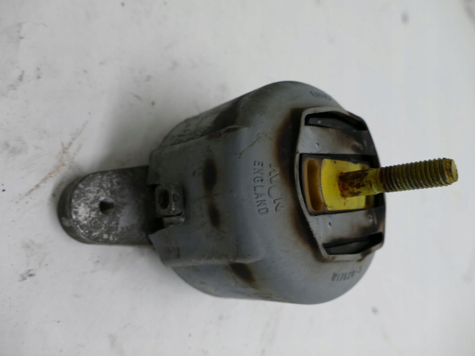 AUDI A8 D3 4.2 TDI airbag engine mount right