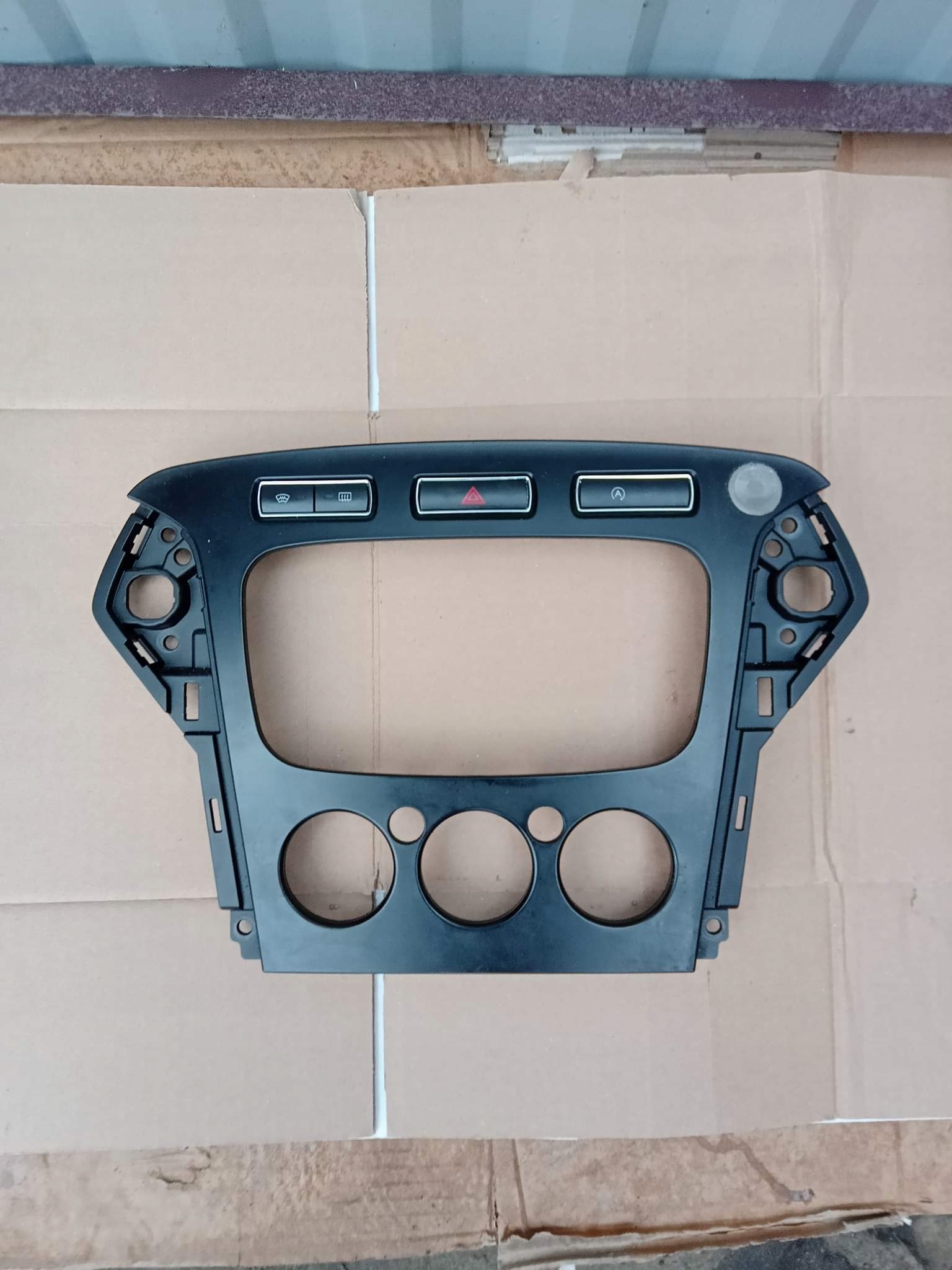 рамка радио FORD MONDEO mk4 РЕСТАЙЛИНГ