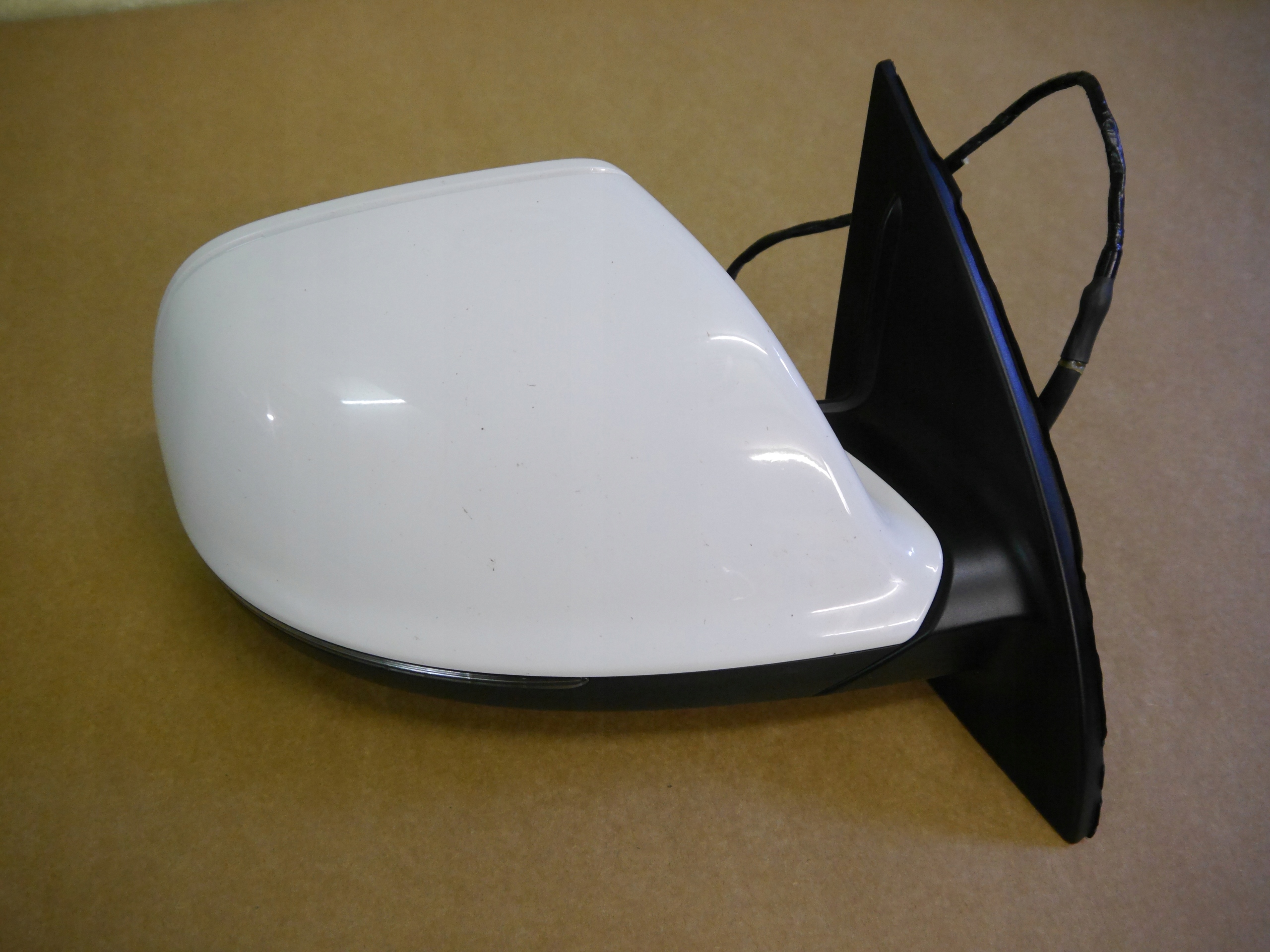 AUDI Q7 4L LUSTERKO PRAWE 11 PIN