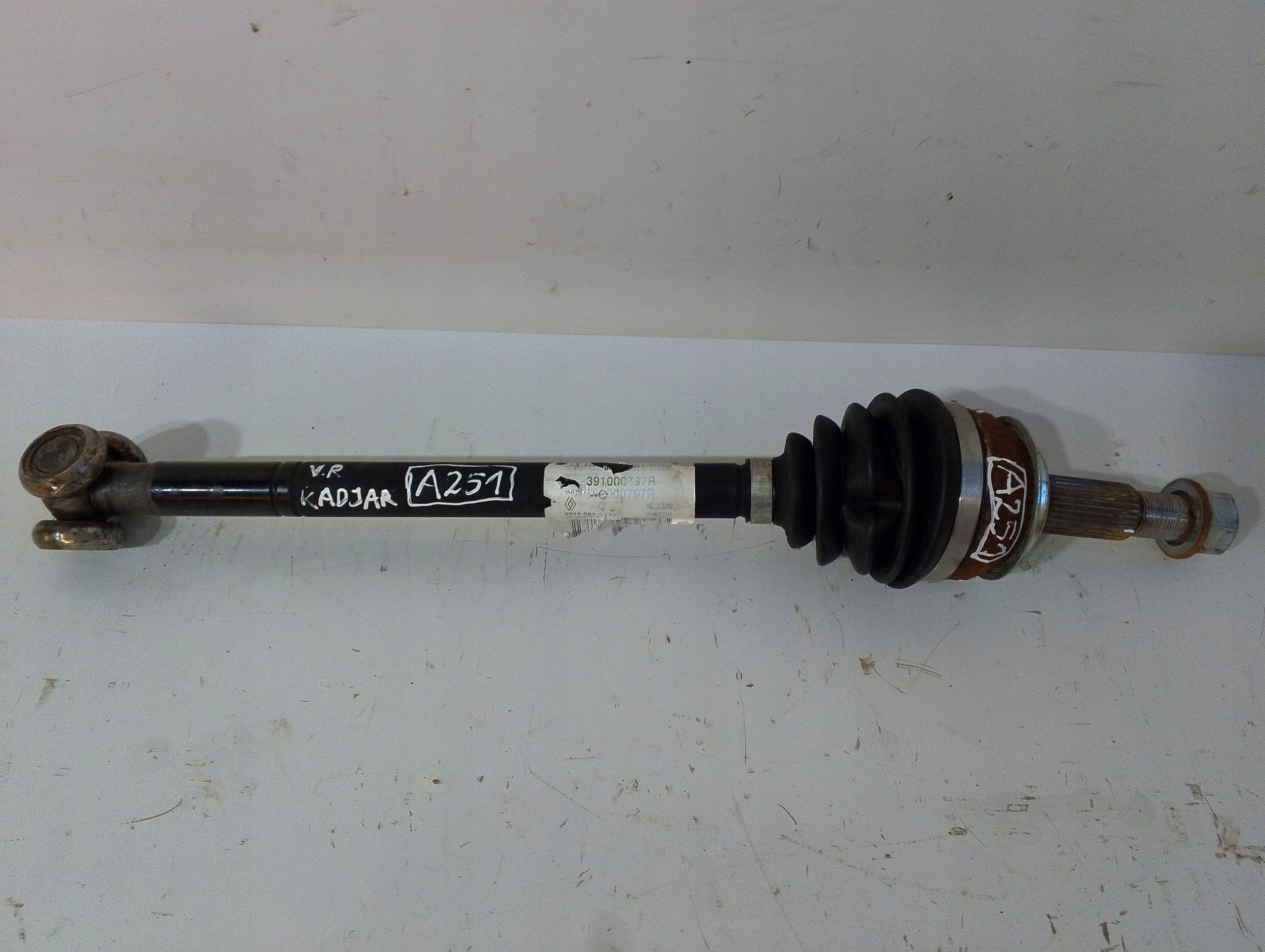 Renault Kadjar 1,5DCI semi-axis front right 391000797R (A251)