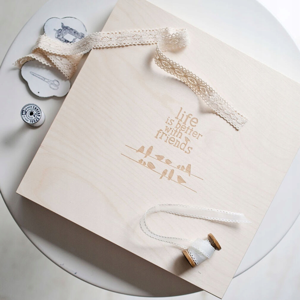 Drewniane pudełko 30x30 z grawerem, ślub chrzest podziękowanie