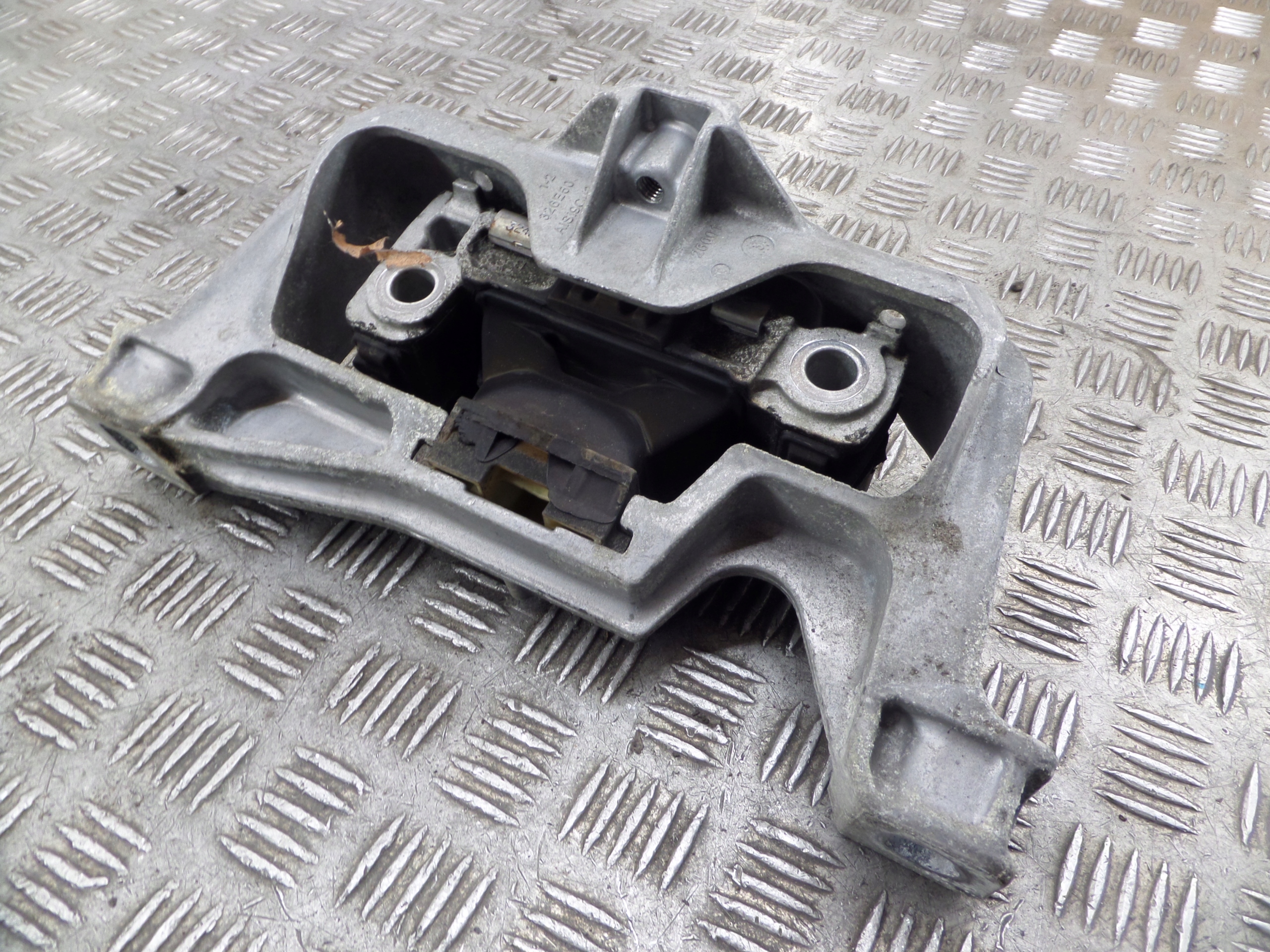 airbag engine mount MERCEDES A W176 2.2 CDI A2462402617