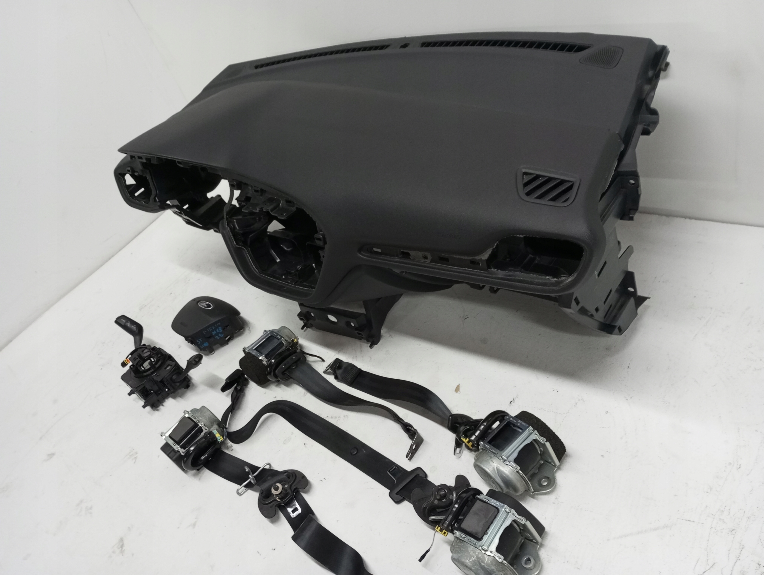 dashboard FORD FIESTA MK8