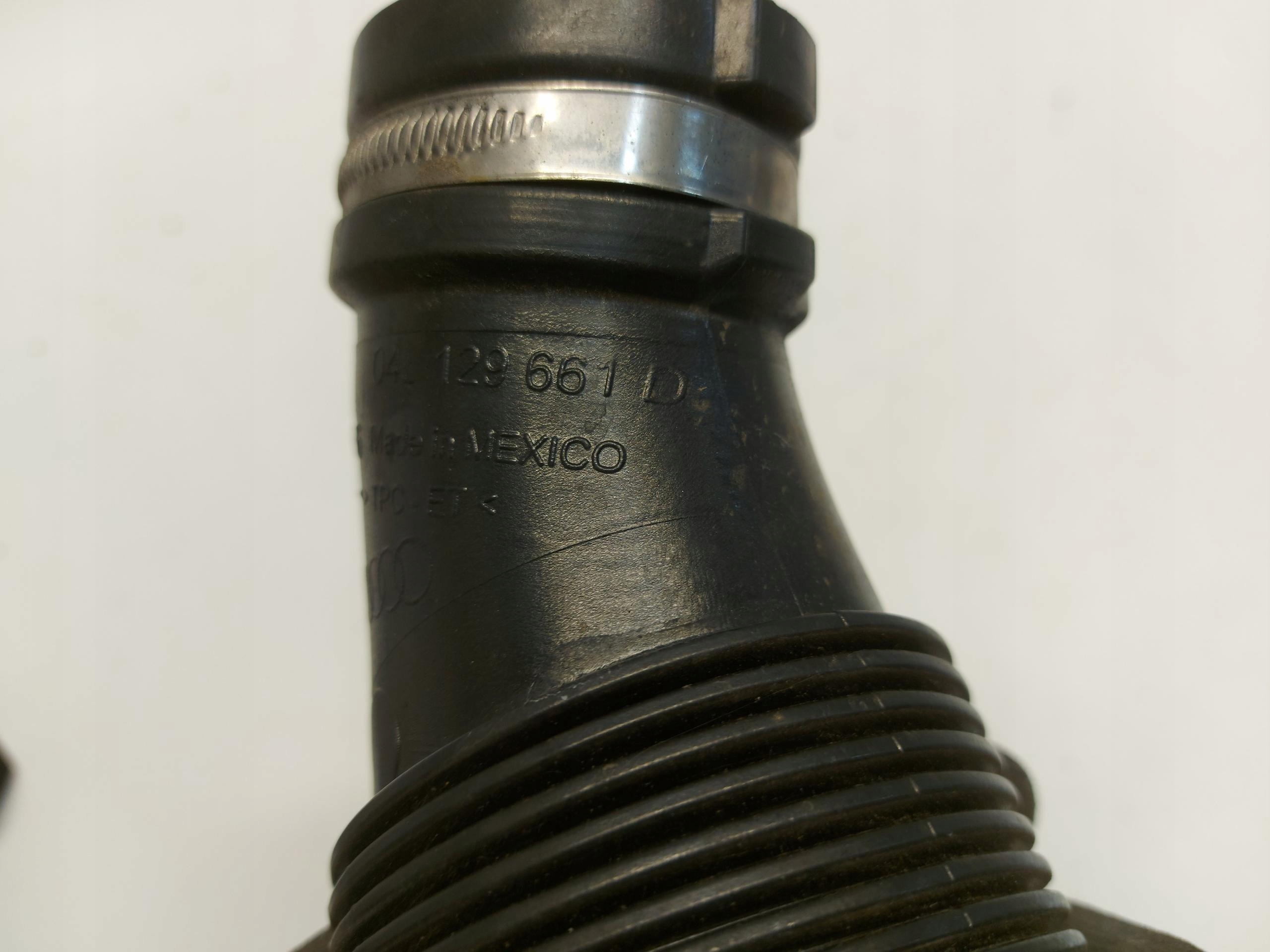 Audi Q5 80A 45 TFSI pipe air hose 04L129661D