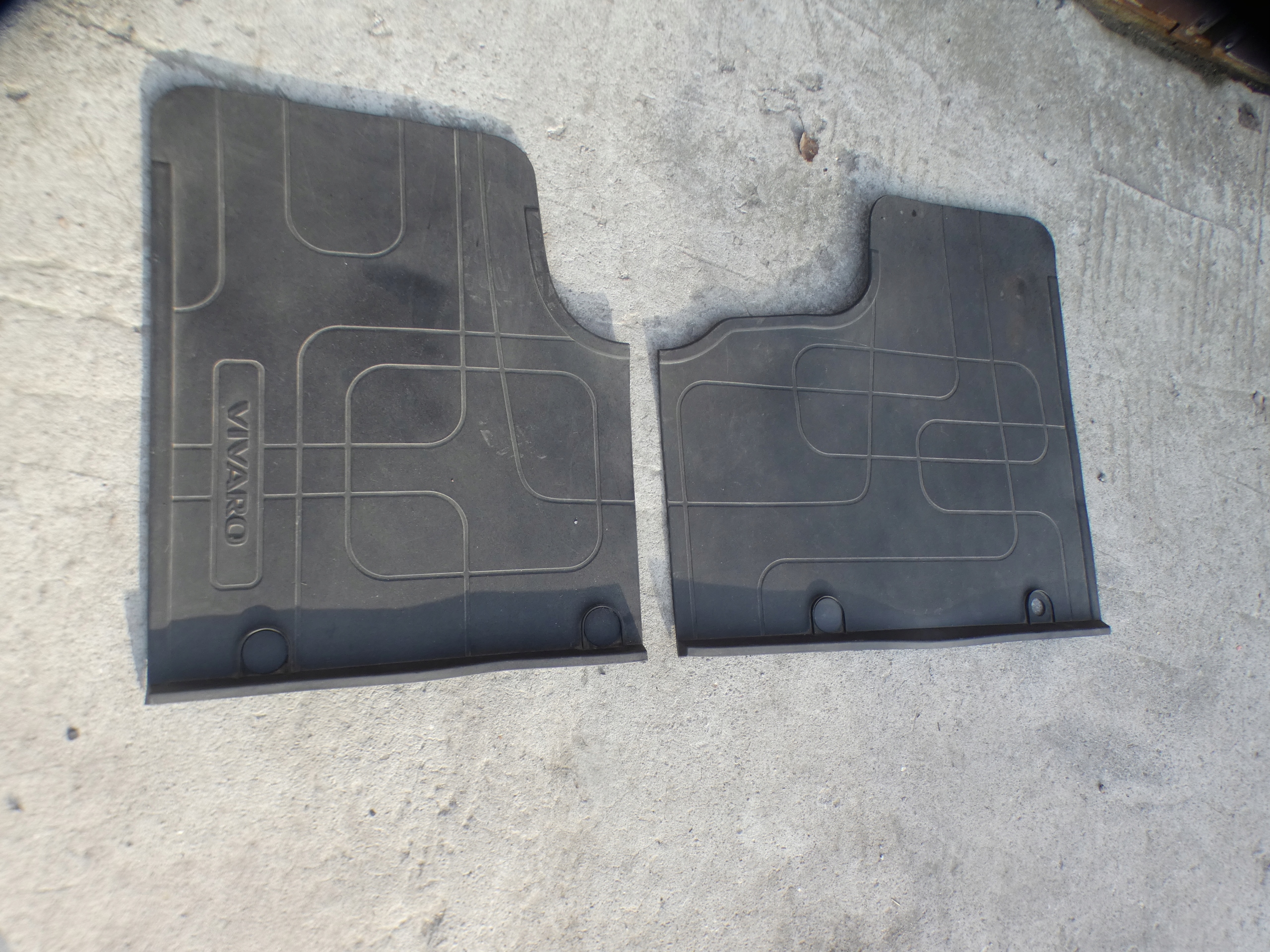 Opel Vivaro mats samochodowe 95599414 left right