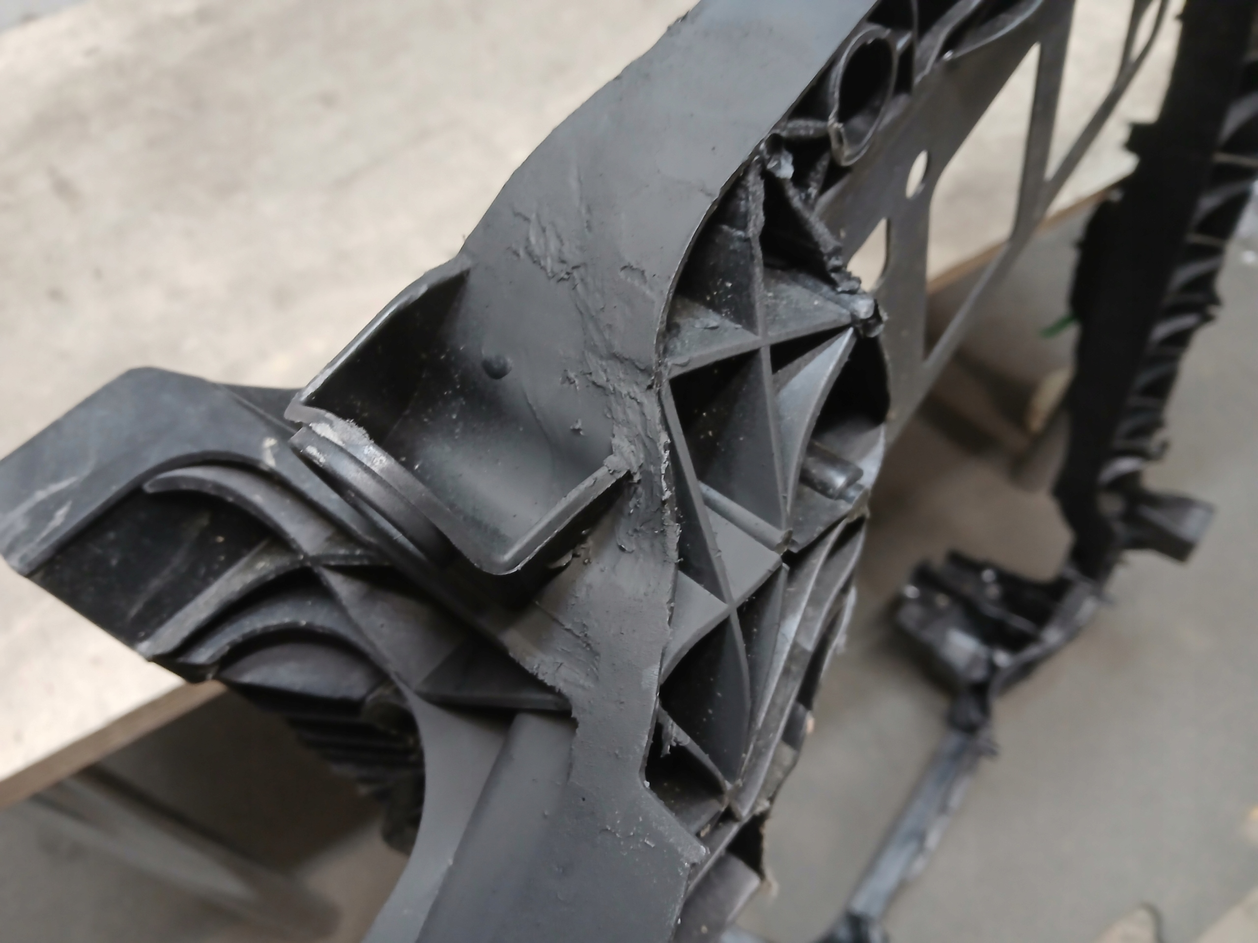 support panel for radiators VW TOUAREG 760 3 III 760805588N