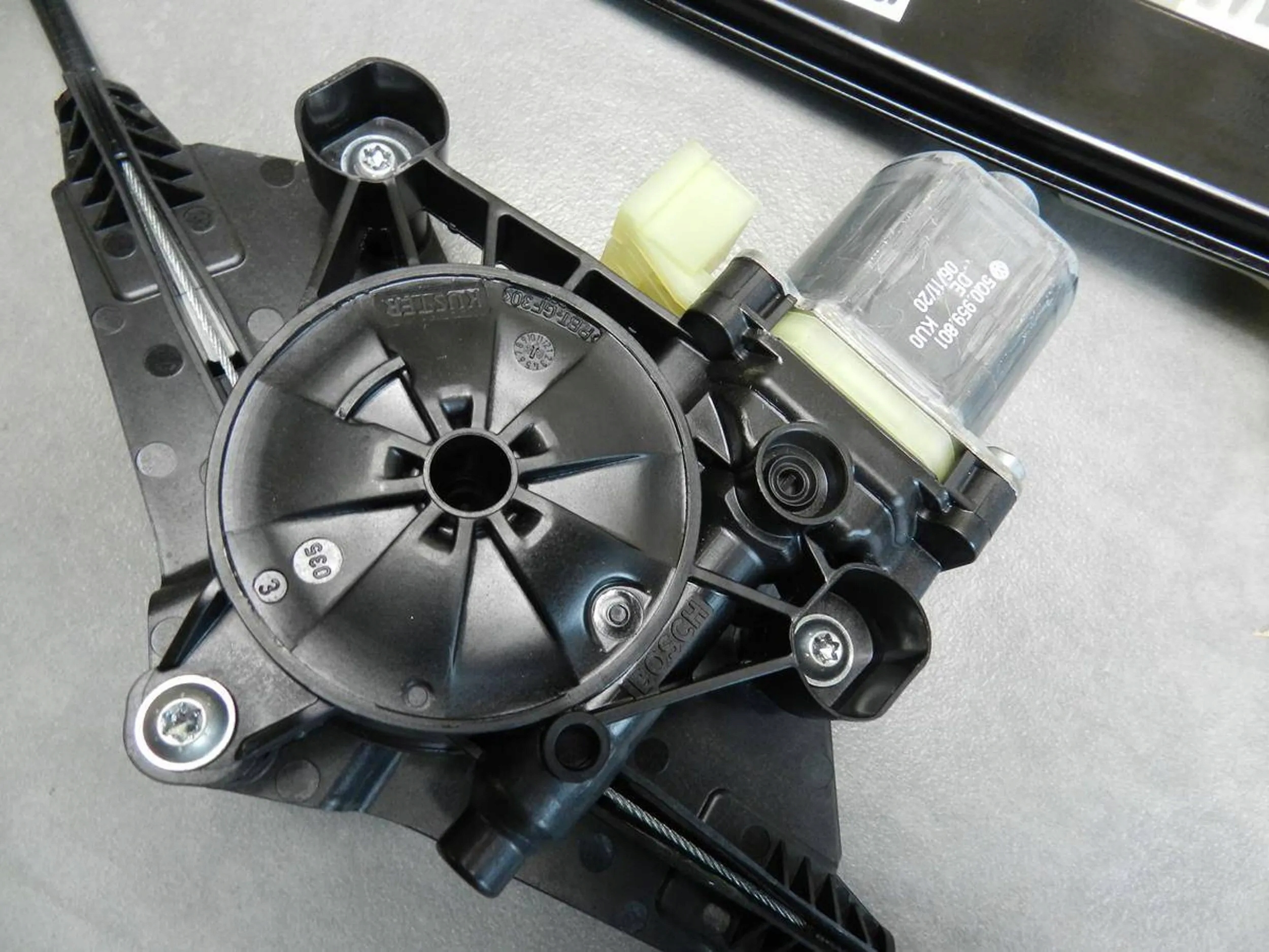 Audi S3 A3 8Y mechanism windows left rear part 8Y0839461