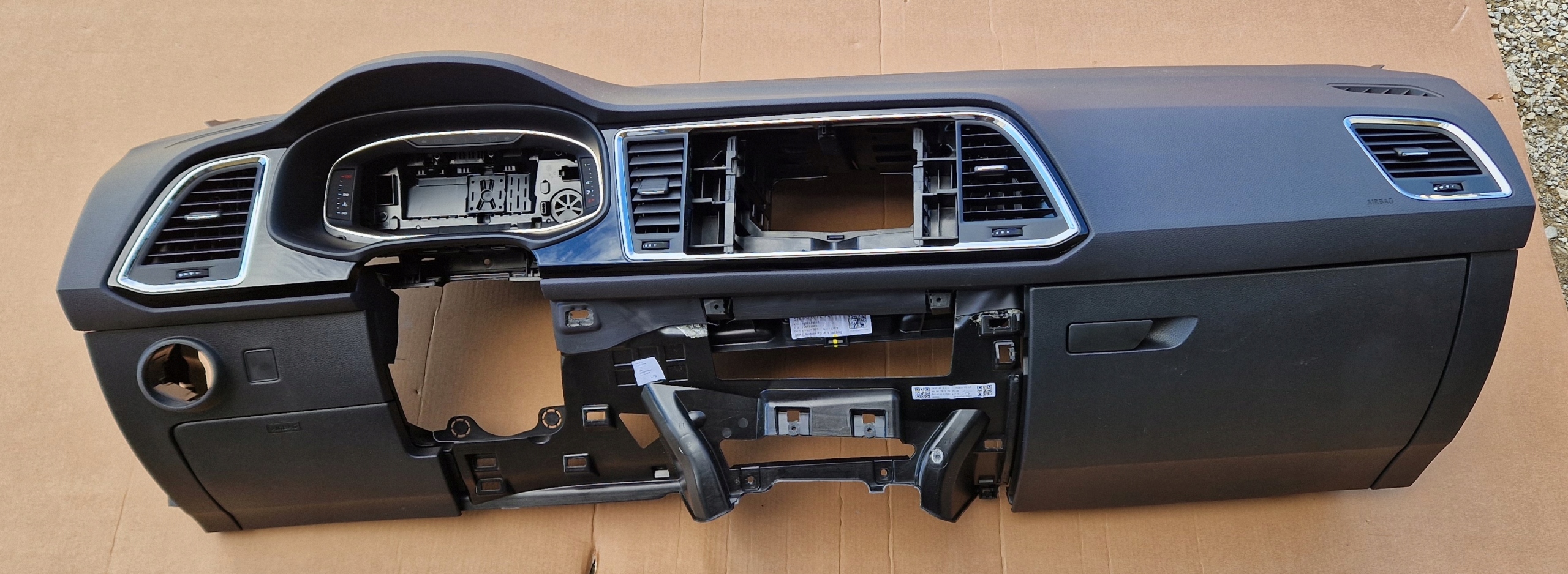 console dashboard instrument panel SEAT ATECA original new 576857003L