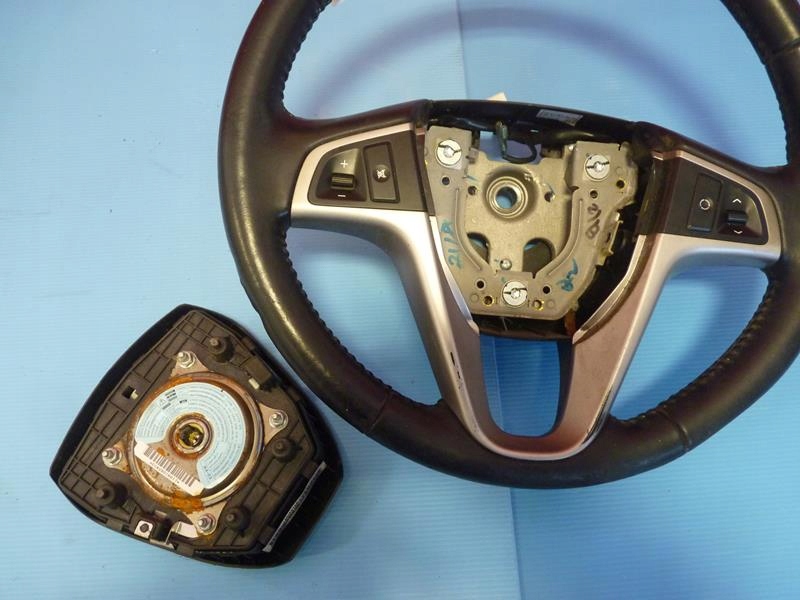 Hyundai i20 рулевое колесо 08-