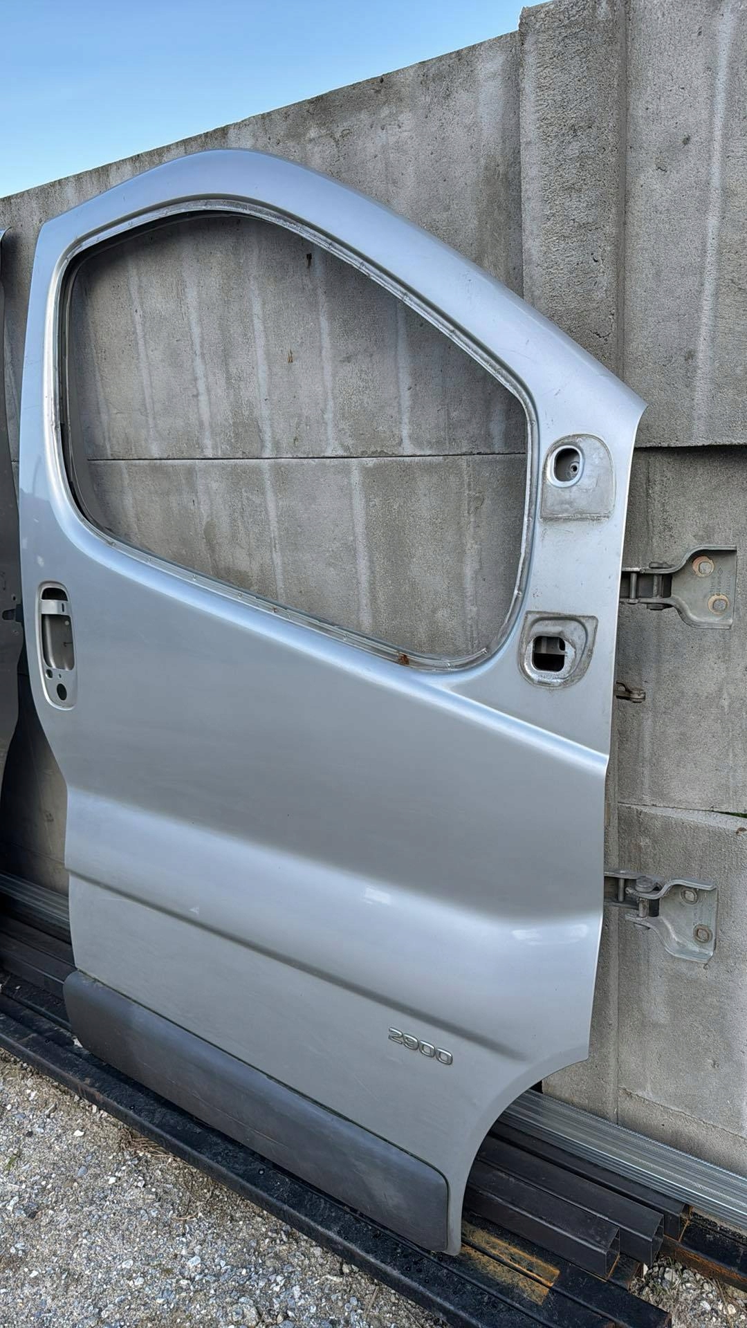 door right front VIVARO A TRAFIC II PRIMASTAR right front silver