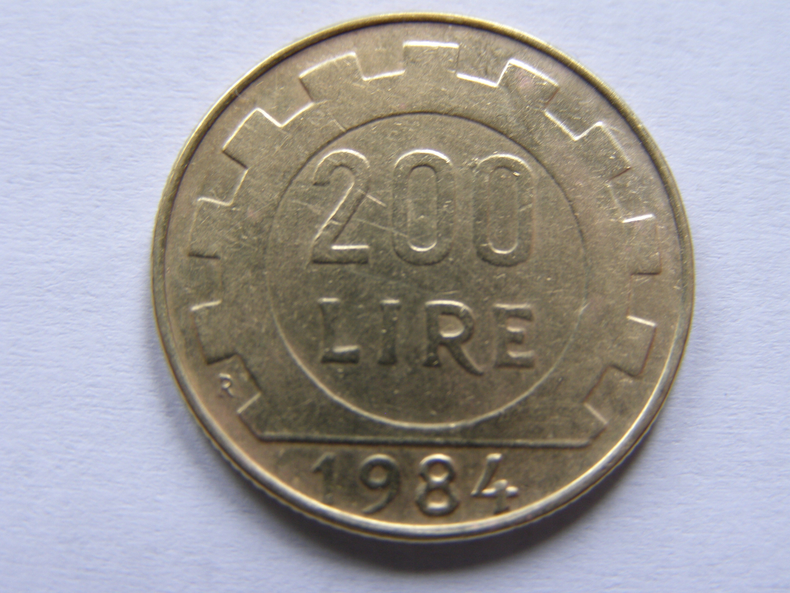 WŁOCHY ITALIA 200 LIRA 1984 ROK !!!!!!!!!!!!! 0394