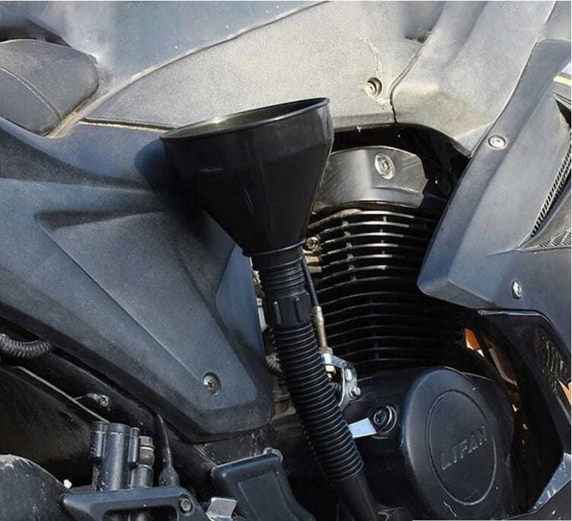 LEJEK DO PALIWA OLEJU PŁYNÓW BAKU GIĘTKI Z SITKIEM DUŻY BENZYNY ROPY WODY Waga produktu z opakowaniem jednostkowym 0.1 kg