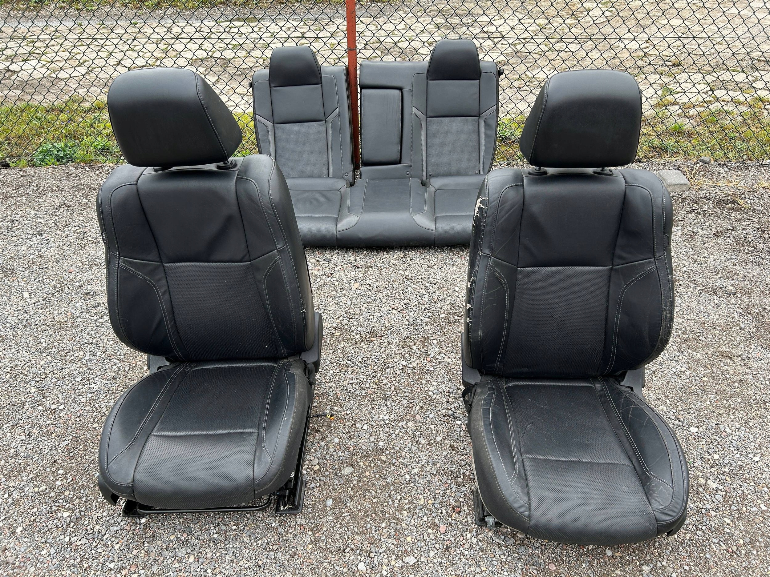 seats inner leather Dodge Challenger 2015
