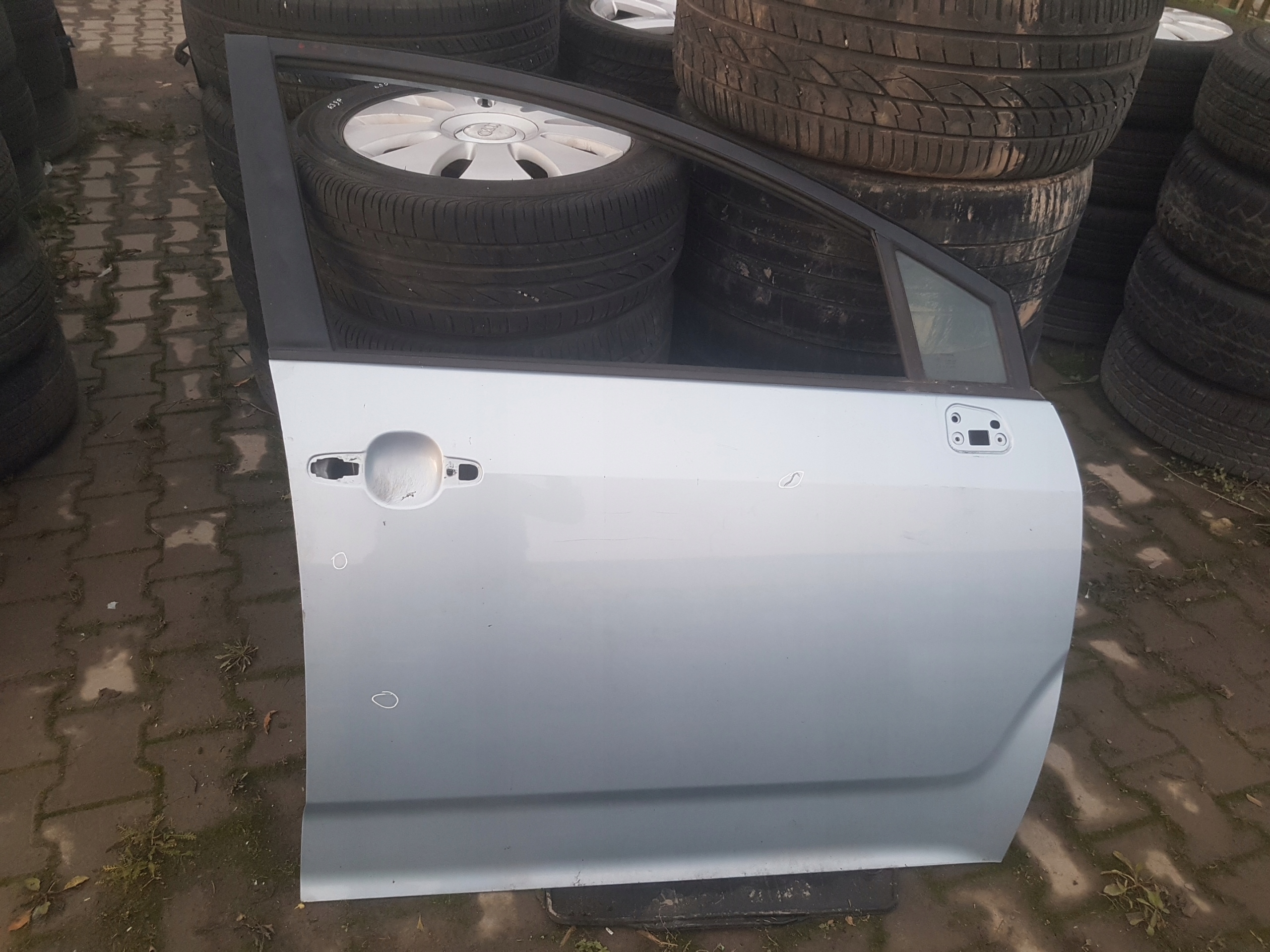 TOYOTA COROLLA VERSO II 04-09 DRZWI PRAWE PRZÓD