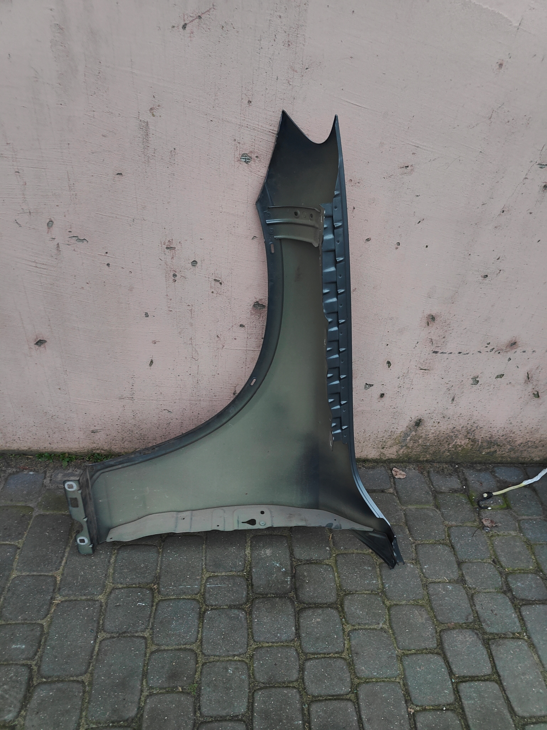 MERCEDES GLC W253 X253 BŁOTNIK PRAWY PRZÓD ORYGINAŁ RZGÓW ŁODŹ Strona zabudowy przód - prawa