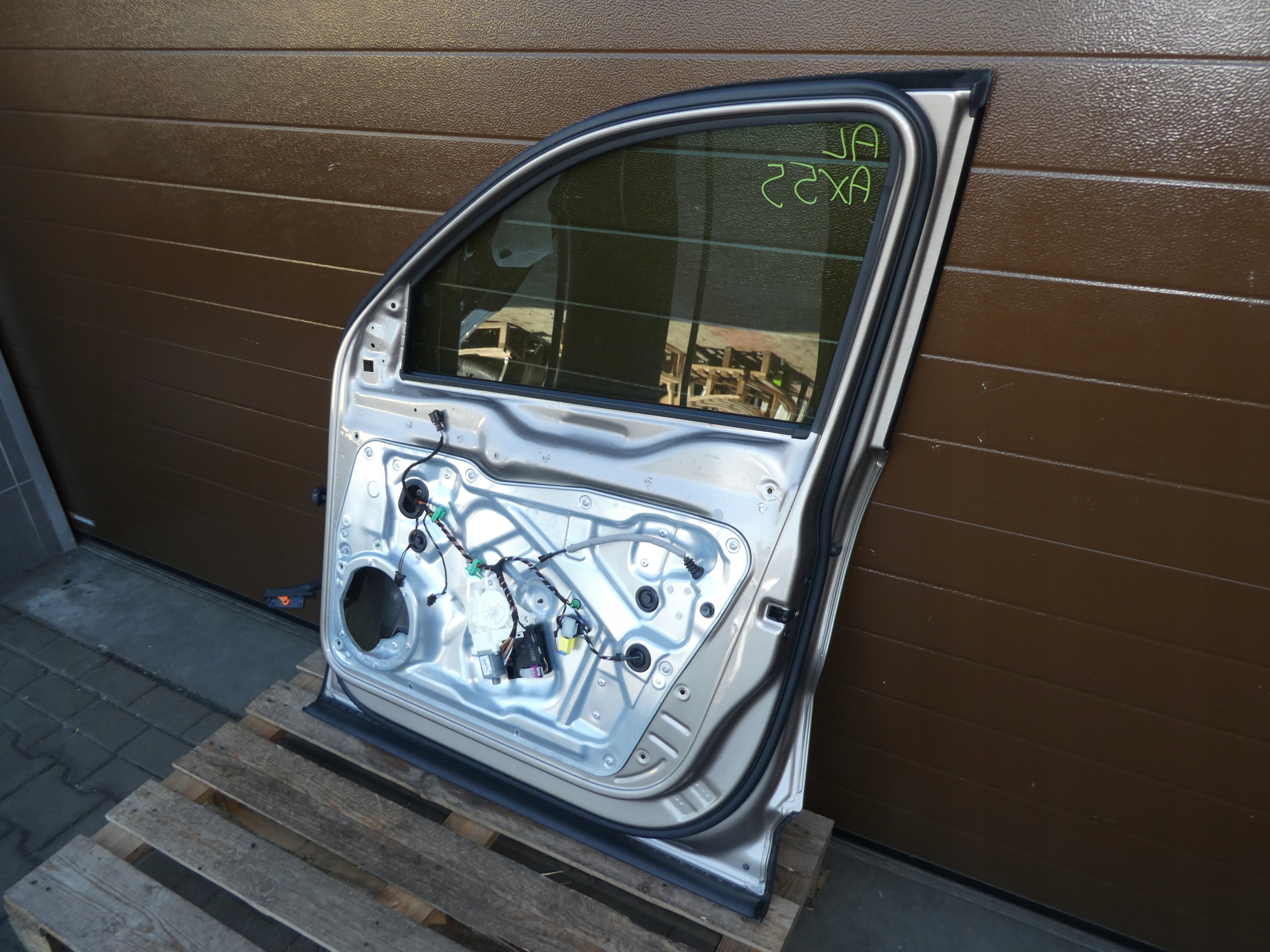 door right front VW TIGUAN complete 4MOTION