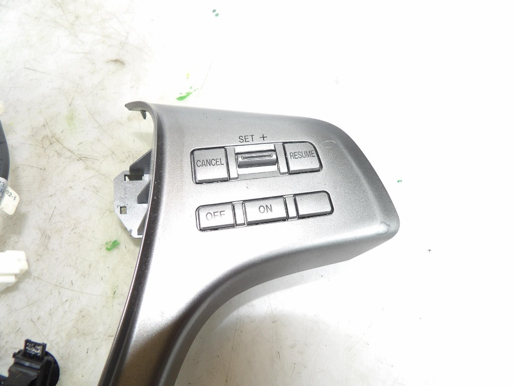 Commandes MULTIFUNKCJI Volant MAZDA 6 GH GS1G664M0