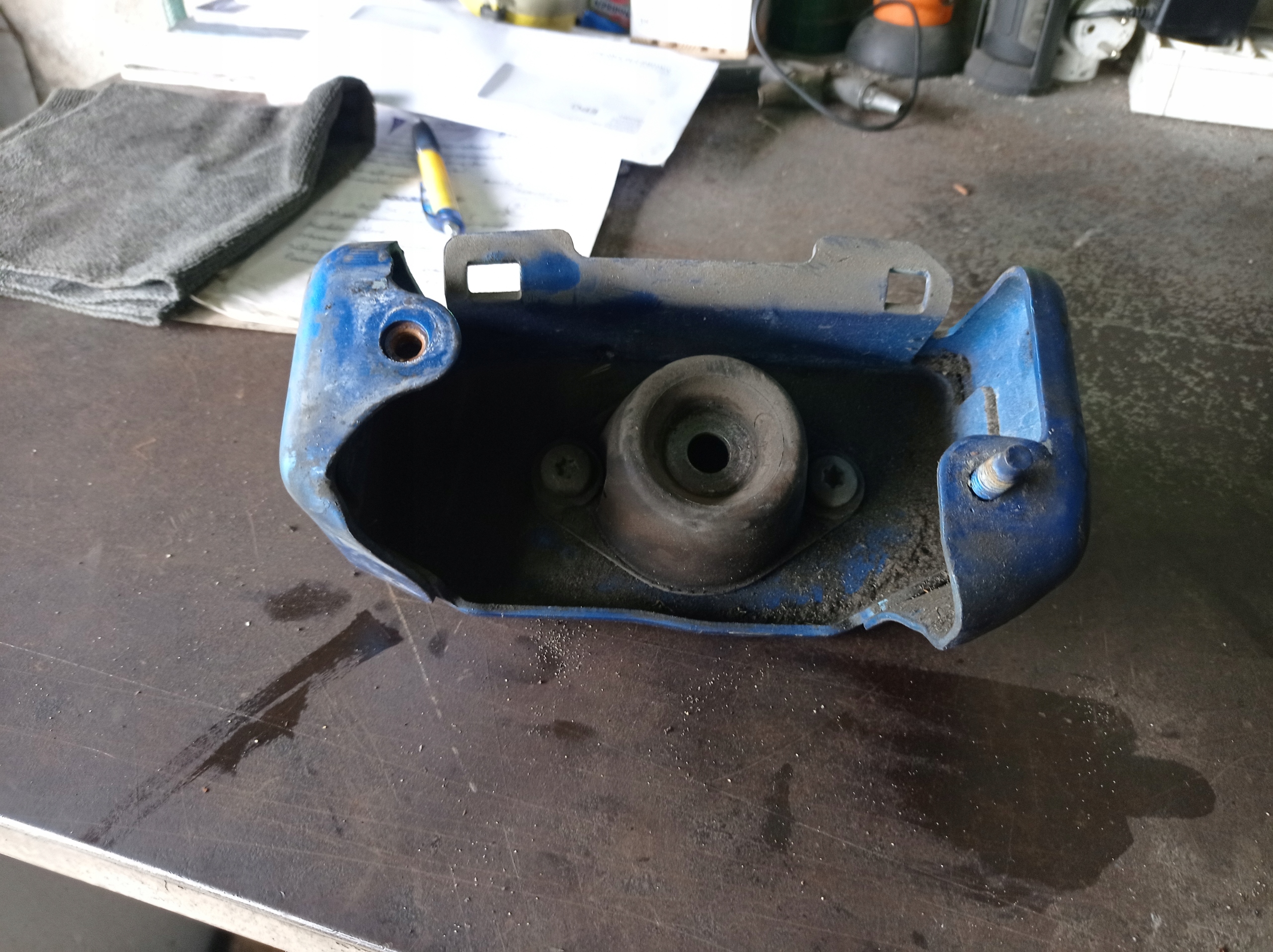 PEUGEOT 206 1.4 HDI - LAPA PODUSZKA SKRZYNI