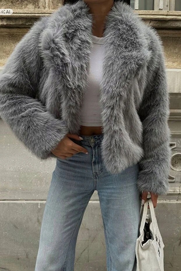 Krátká Měkká Kožešinová Bunda V Elegantním Stylu S 5IA