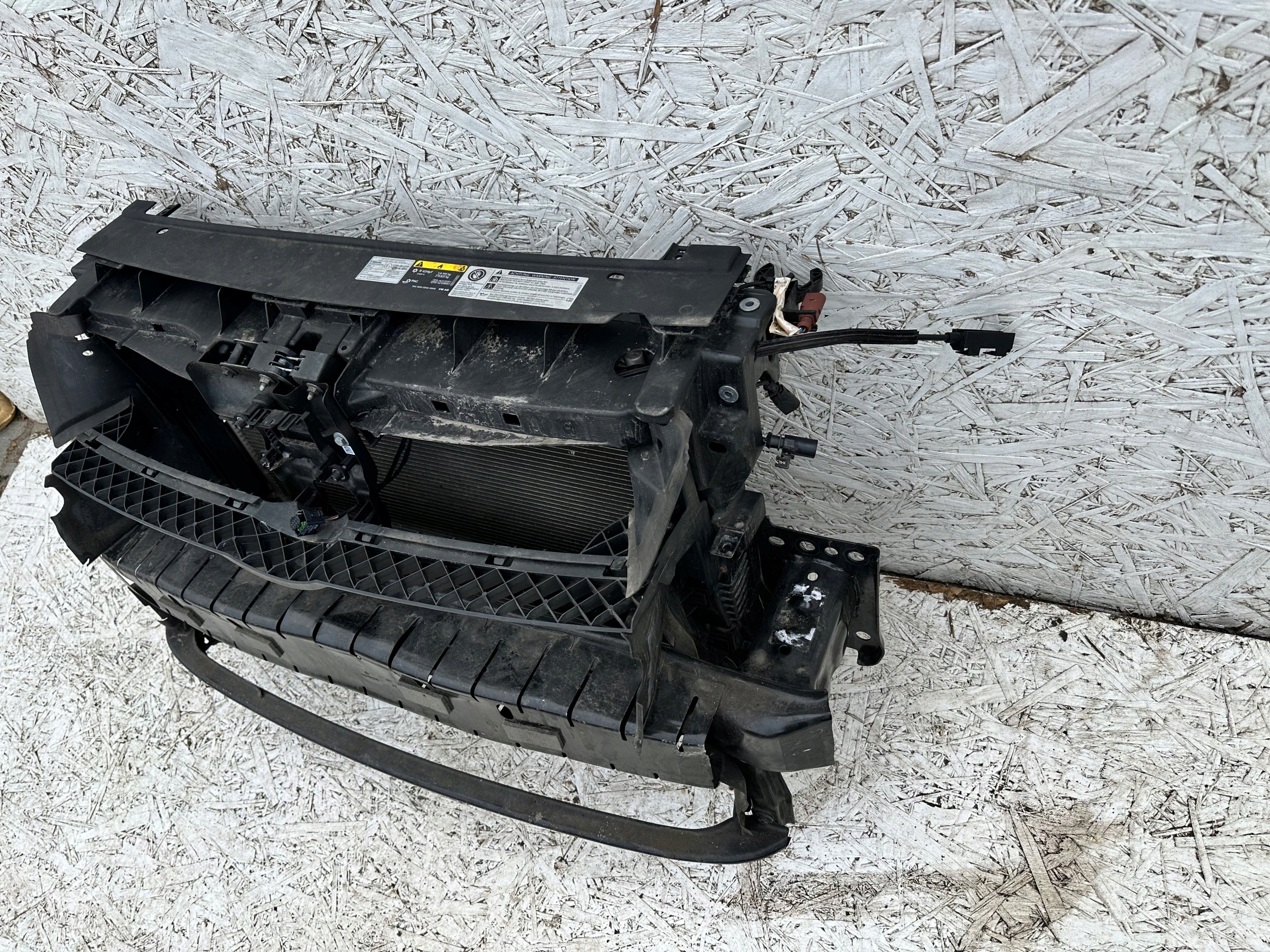 SHARAN 7N LIFT PAS PRZEDNI PRZÓD 2,0TDI 1,4TSI Producent części Volkswagen